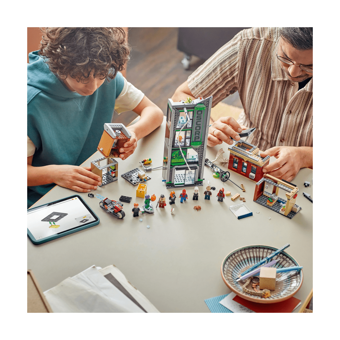 8 LEGO Marvel Super Heroes Spider-Man vs. Oscorp 76324, 8 of 10