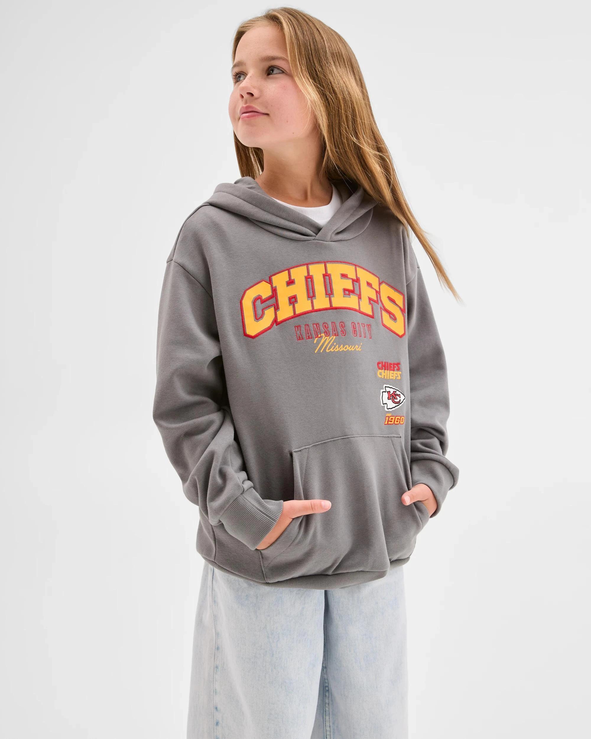 2 NFL Australian Cotton Blend Oversized Hooded Jumper CHIEFS, 2 of 7