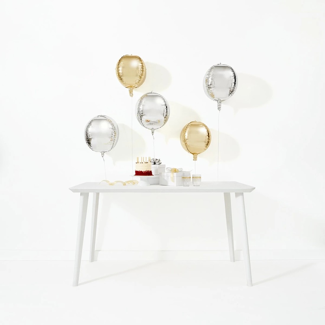 1 5 Piece Silver Look and Gold Look Globe Foil Balloons, 1 of 7