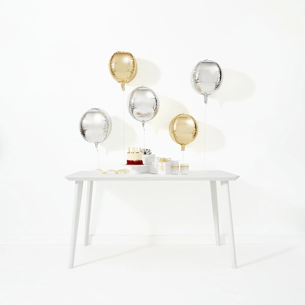 1 5 Piece Silver Look and Gold Look Globe Foil Balloons, 1 of 7