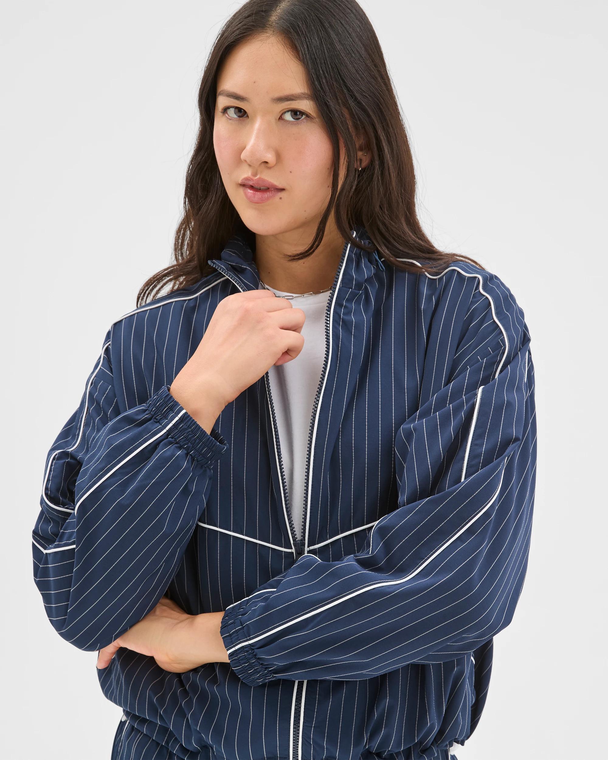 4 Target Active Active Motion Stripe Zip Through Jacket NAVY STRIPE, 4 of 7