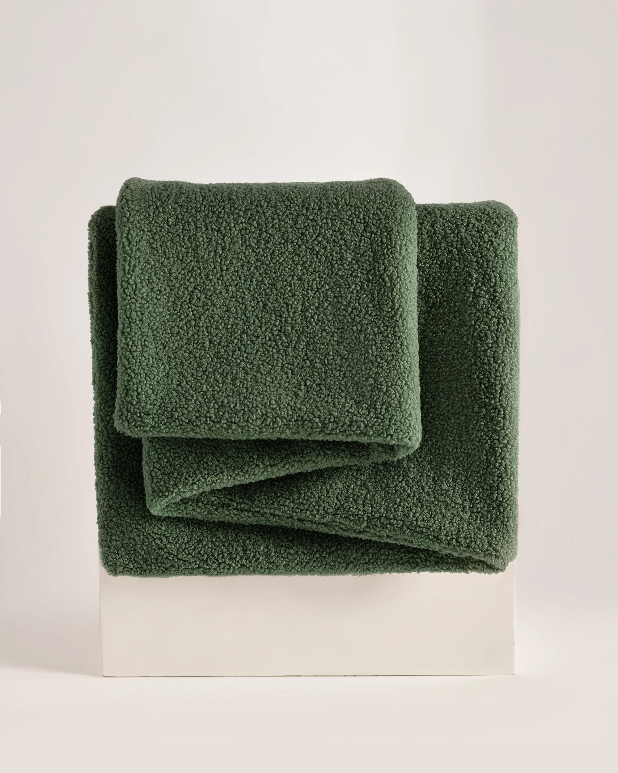 2 Dreamaker Otis Teddy Fleece Double-Sided Throw 130x160cm - Moss Green, 2 of 6