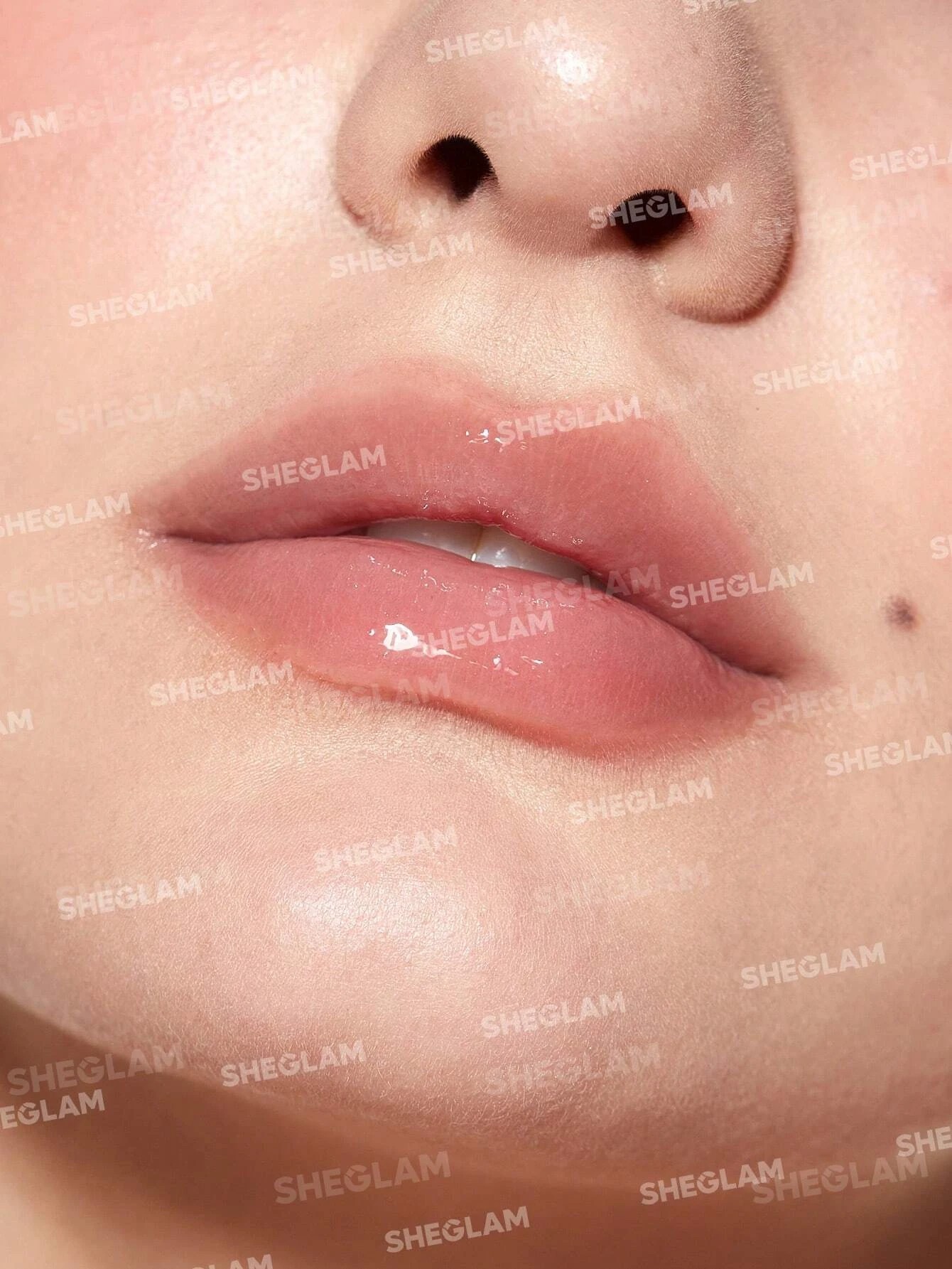 3 SHEGLAM Jelly Wow Hydrating Lip Oil - Berry Involved, 3 of 5