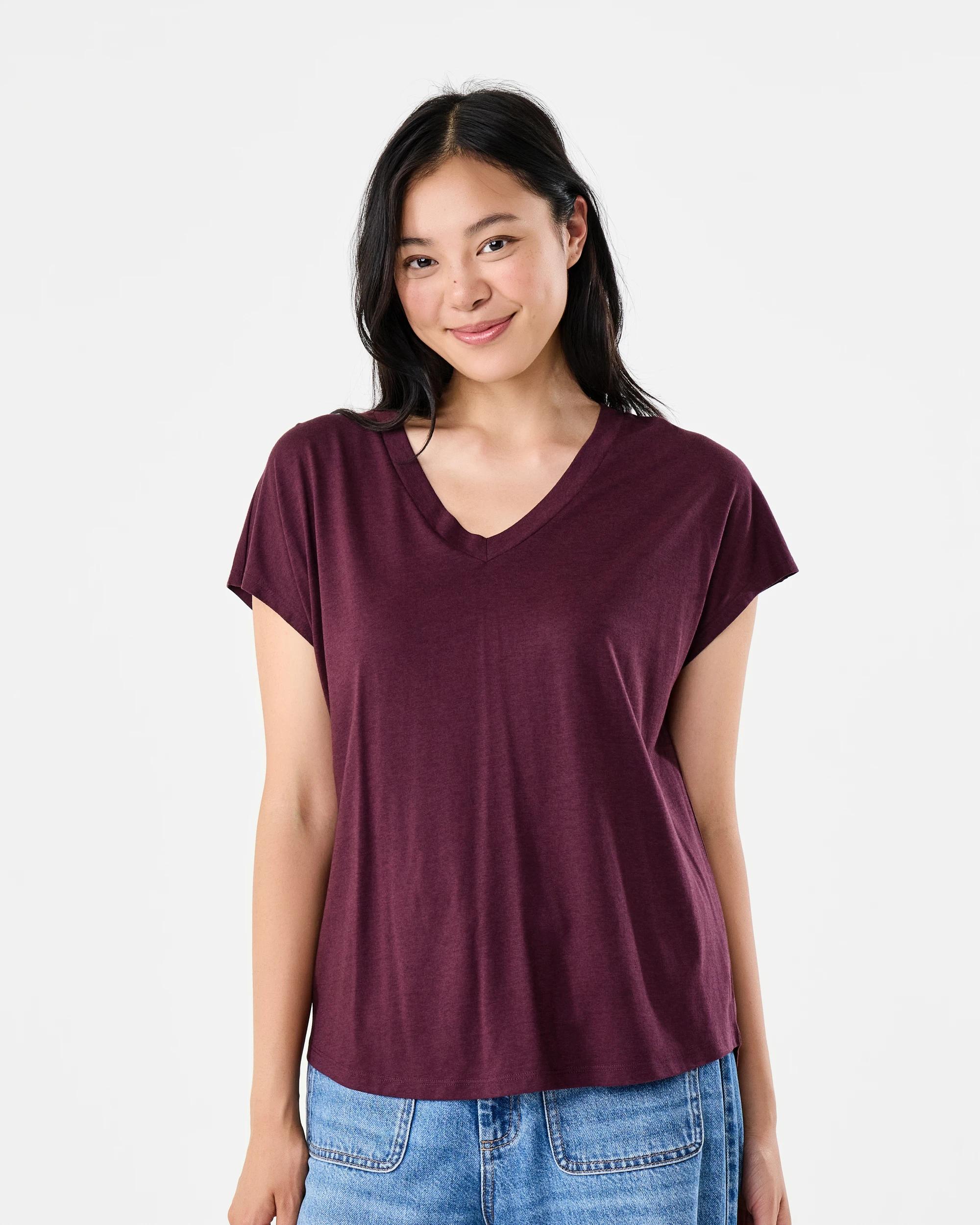 1 Short Extended Sleeve V-Neck T-shirt Red Royale, 1 of 6