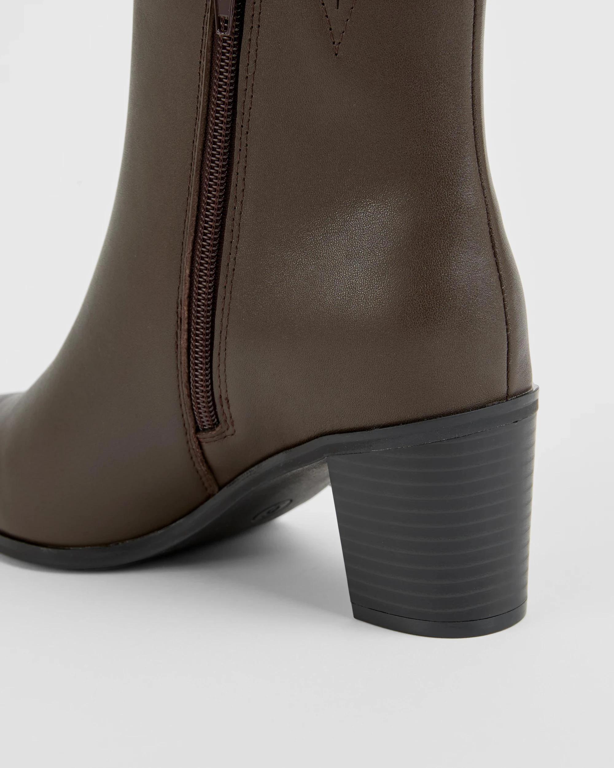 3 Target Woman Ruby Genuine Leather Block Heel Point Boots CHOCOLATE, 3 of 3