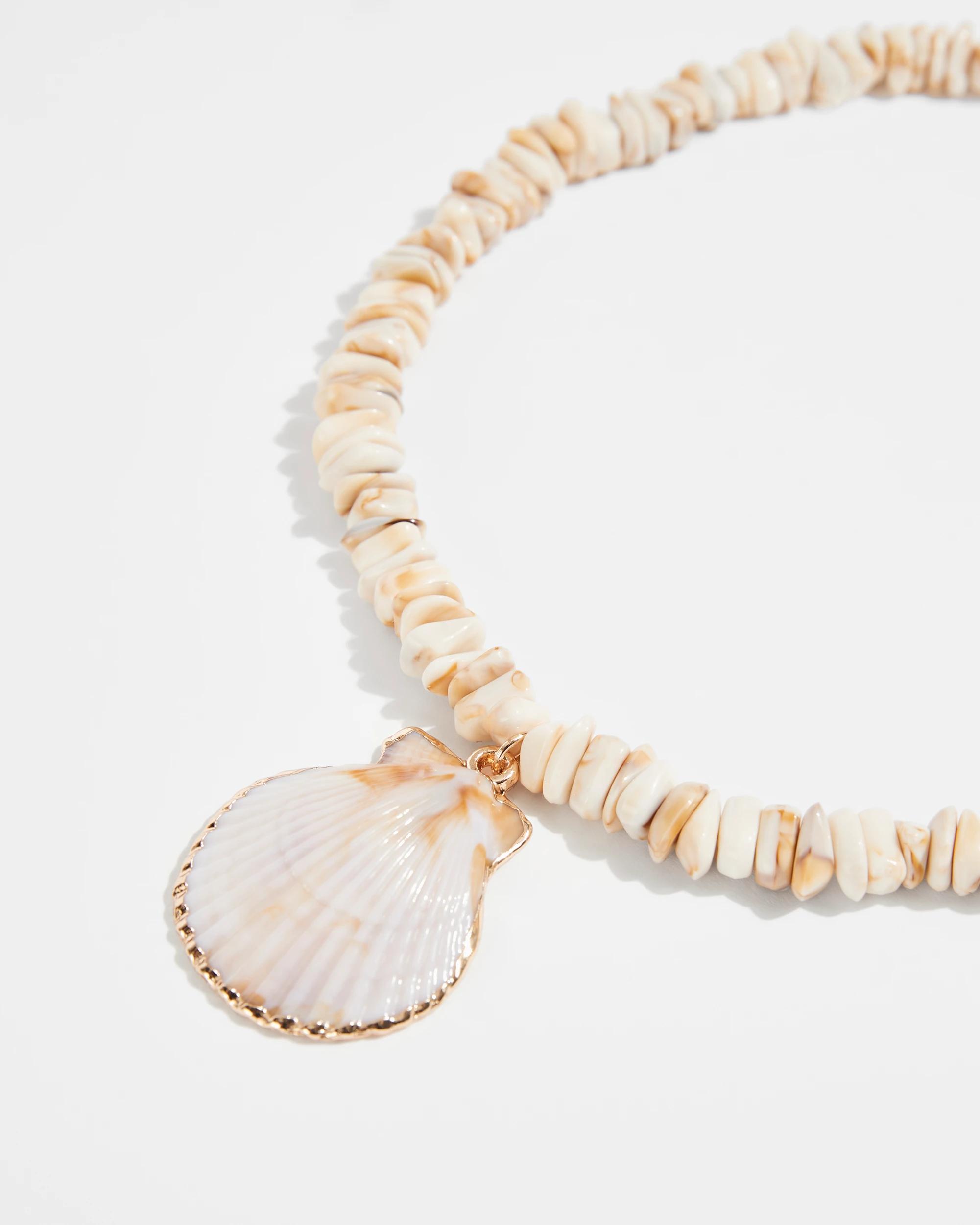 2 Target Acrylic Shell Pendant Necklace NATURAL, 2 of 2