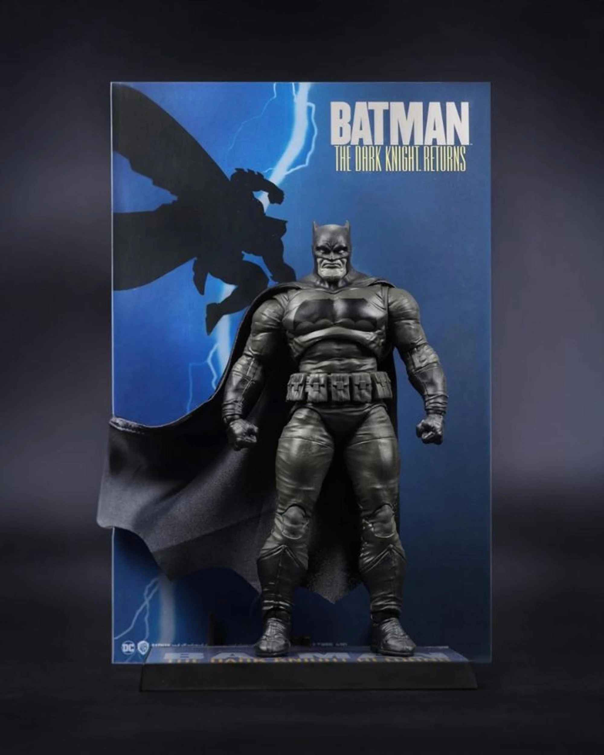 7 DC Multiverse Cover Recreations Batman The Dark Knight Returns Gold Label 7 Inch Figure, 7 of 10