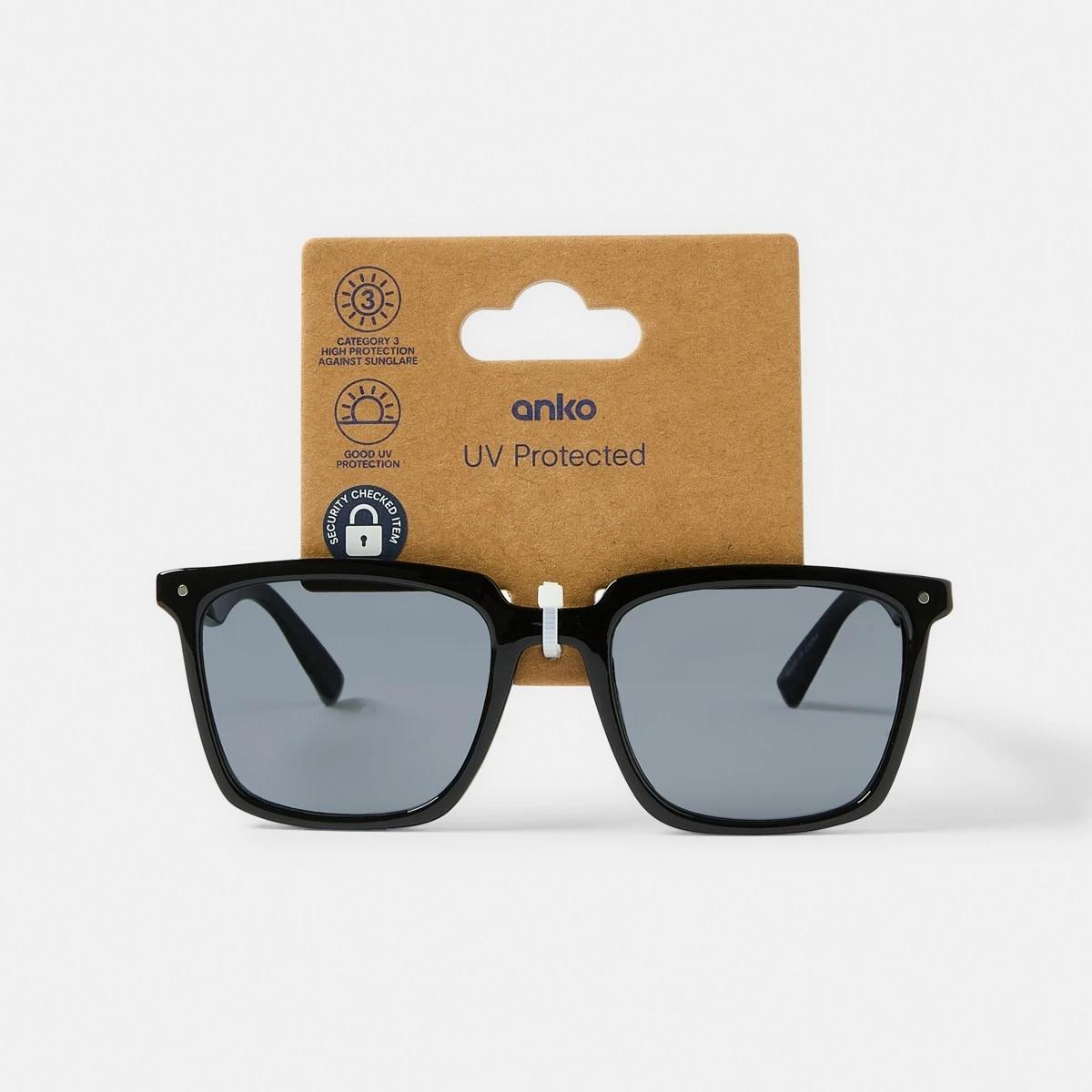 6 Classic D Frame Sunglasses Black, 6 of 6