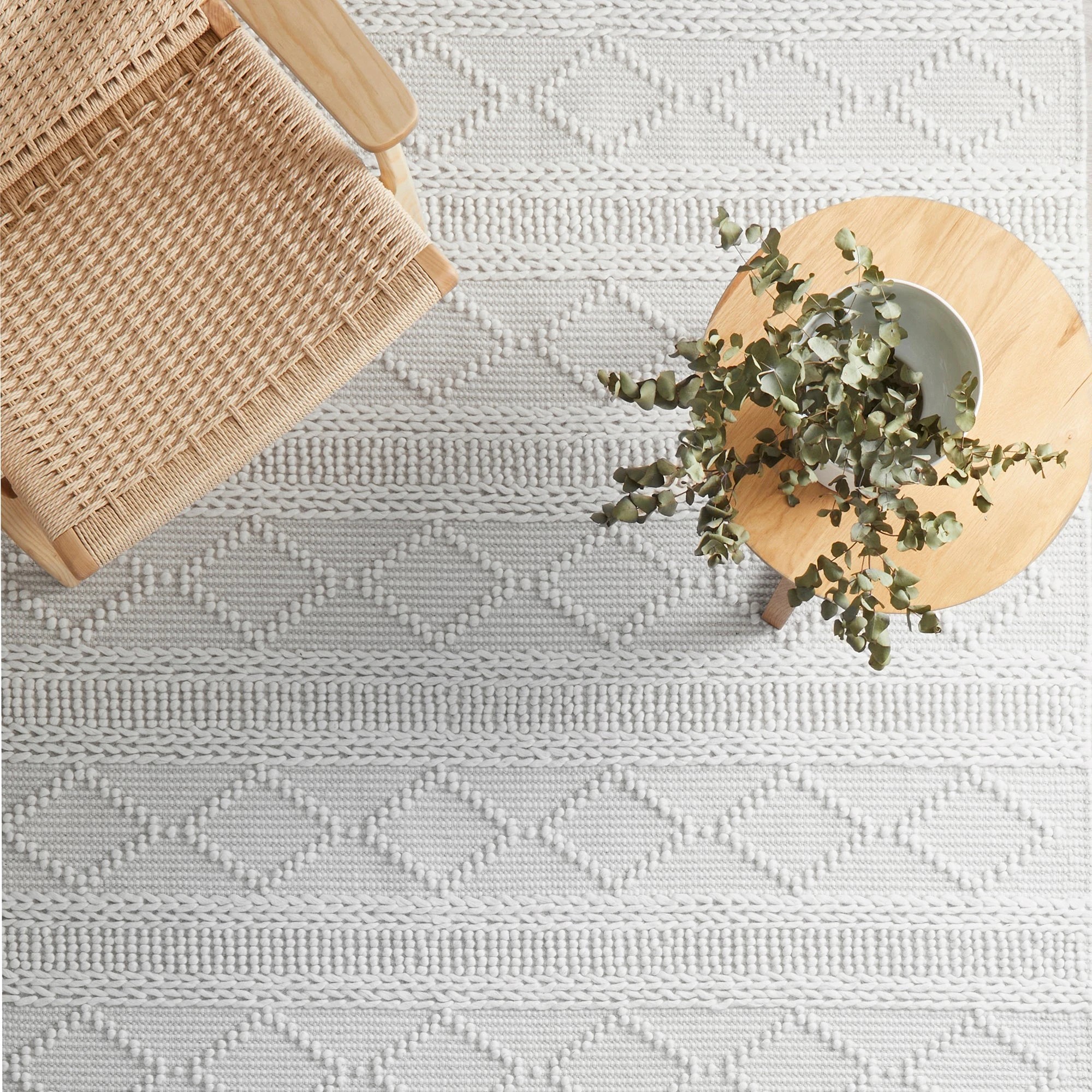 2 Common Ground Rugs Chateau Zoe 280x190cm - Large Hand Loomed Rug - White, 2 of 9