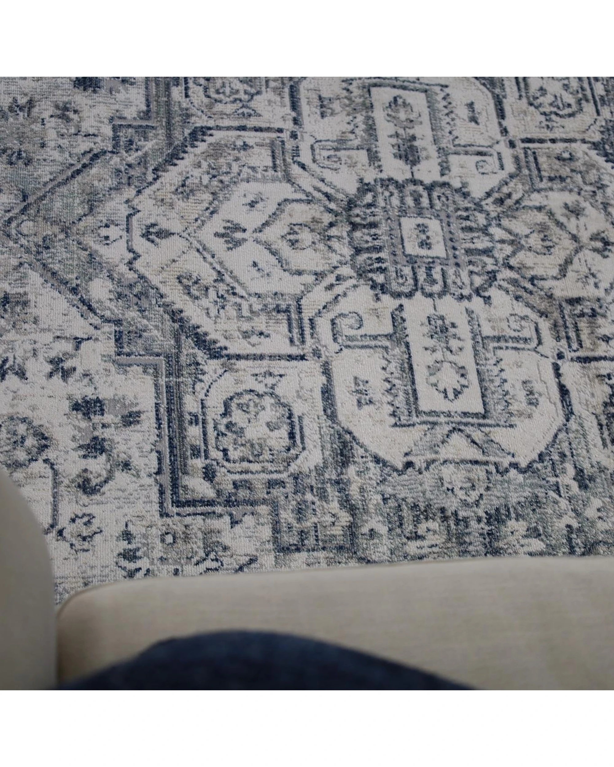 Fab Habitat Samsun Traditional Distressed Rug 196cm x 300cm - Multi - Kmart