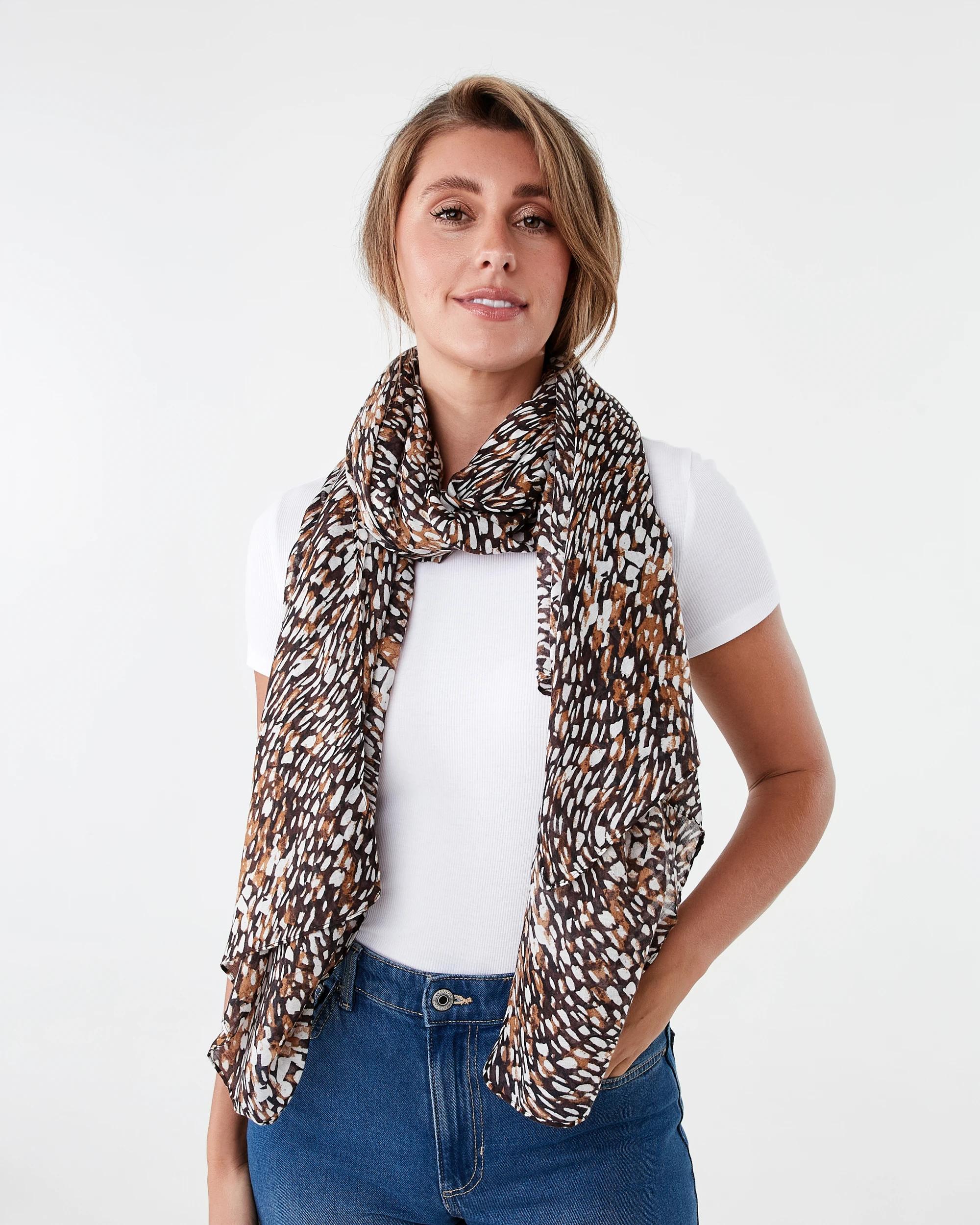 3 Large Lightweight Scarf Abst Leo, 3 of 3