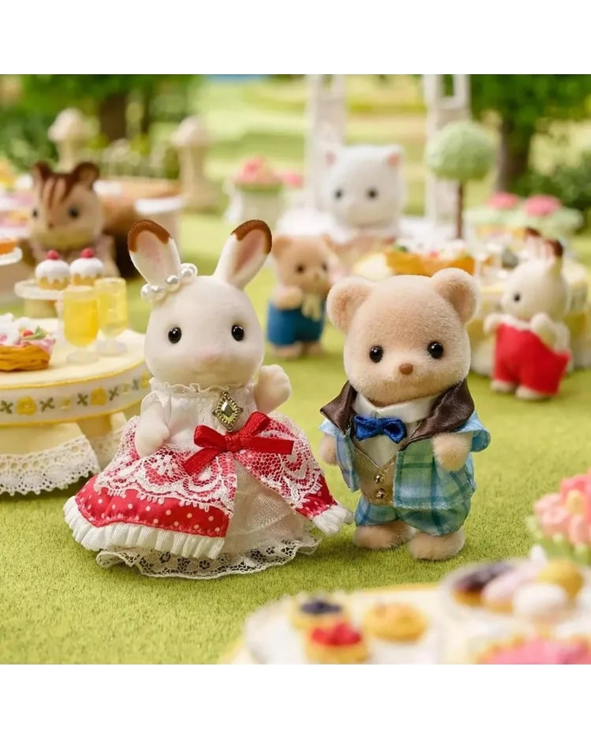 3 Sylvanian Families Anniversary Friends Set Freya and Theo - 5843, 3 of 3