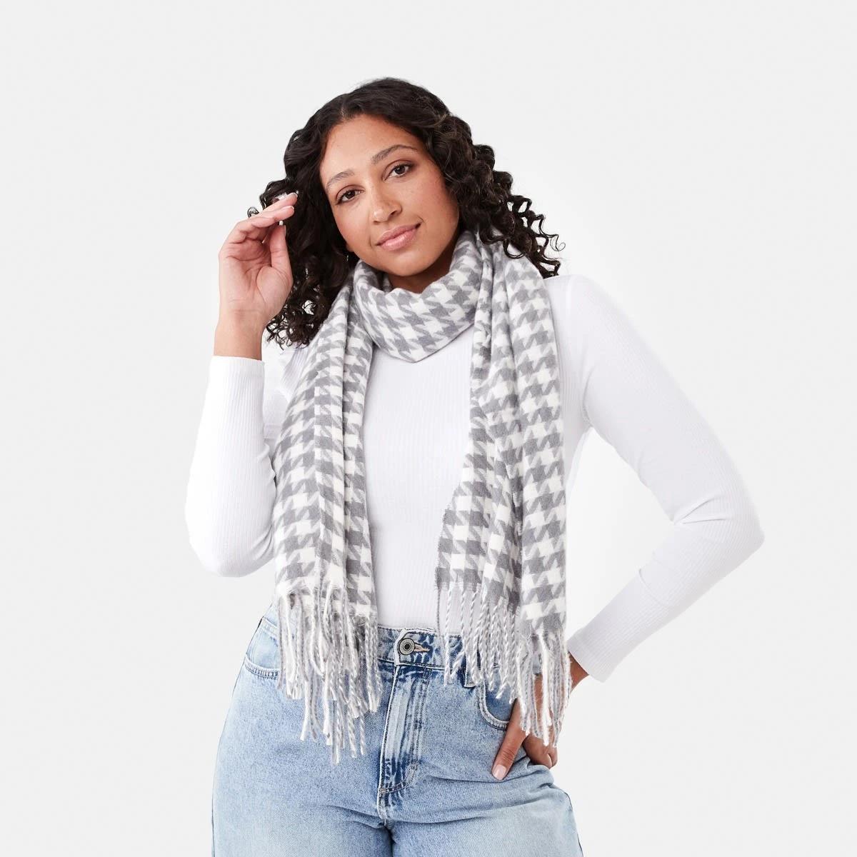 3 Lightweight Scarf Houndstth, 3 of 3
