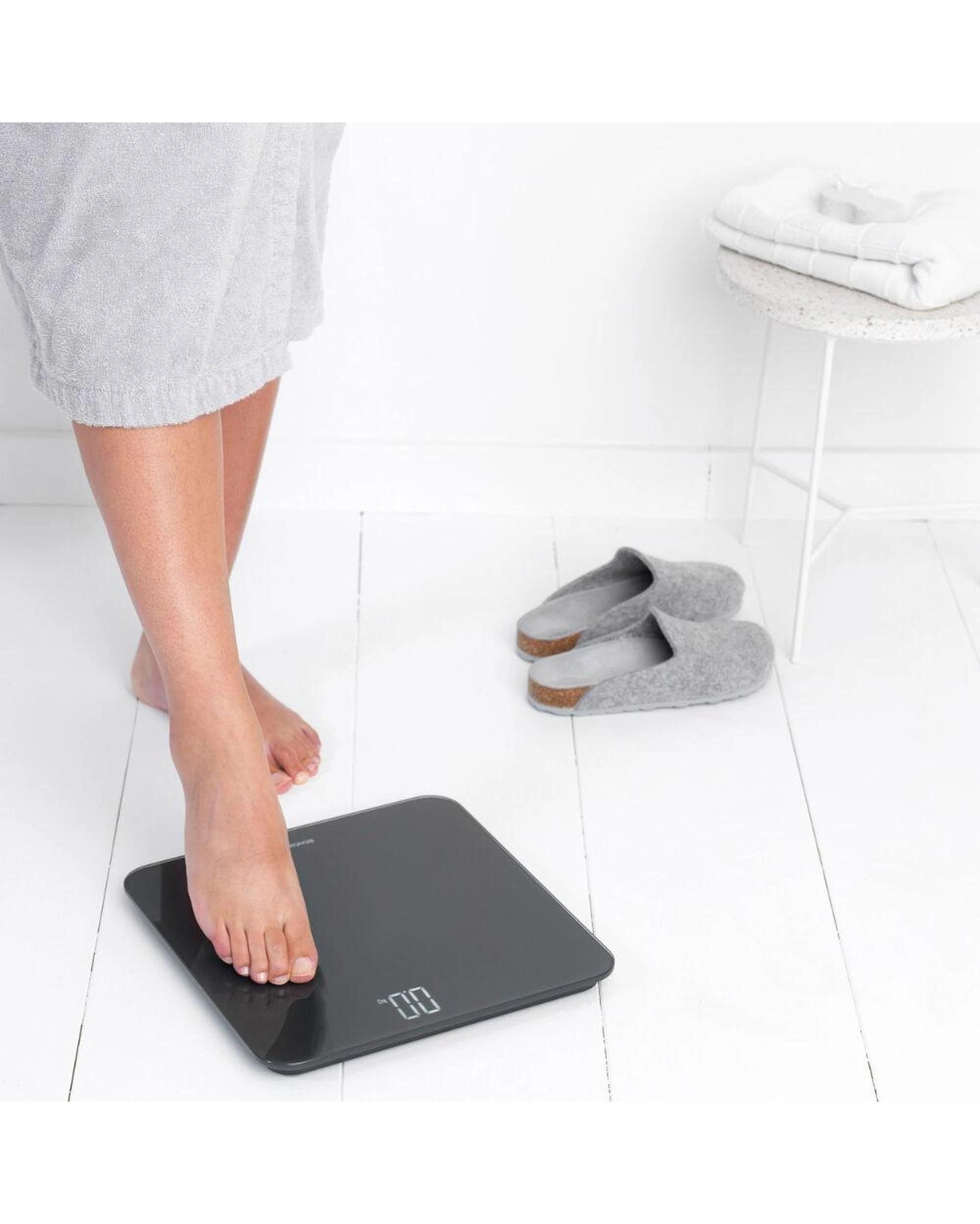 4 Brabantia Digital Bathroom Scale Dark Grey, 4 of 4