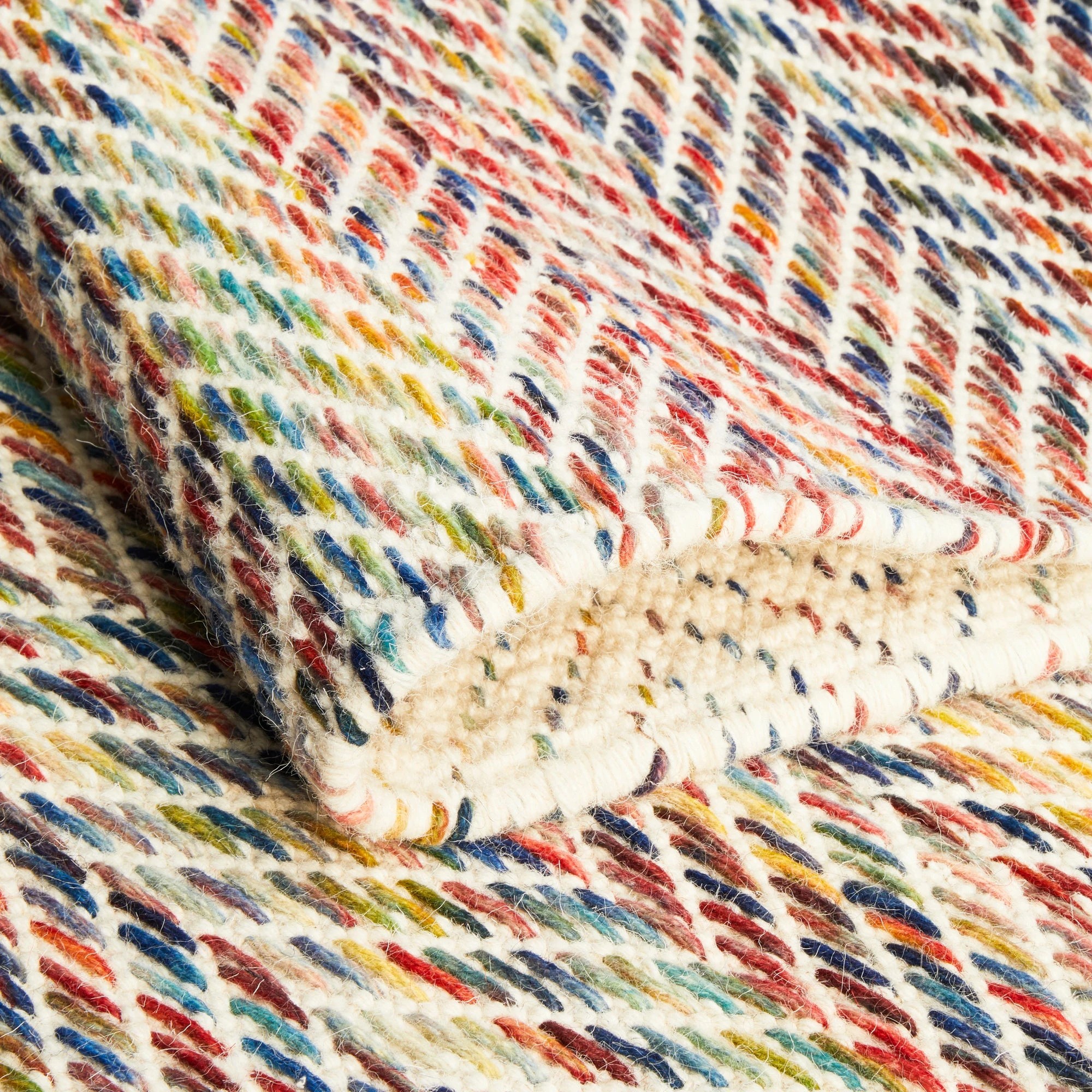 9 Common Ground Rugs Nordica 311 280x190cm - Large Wool Rug - Red, 9 of 9