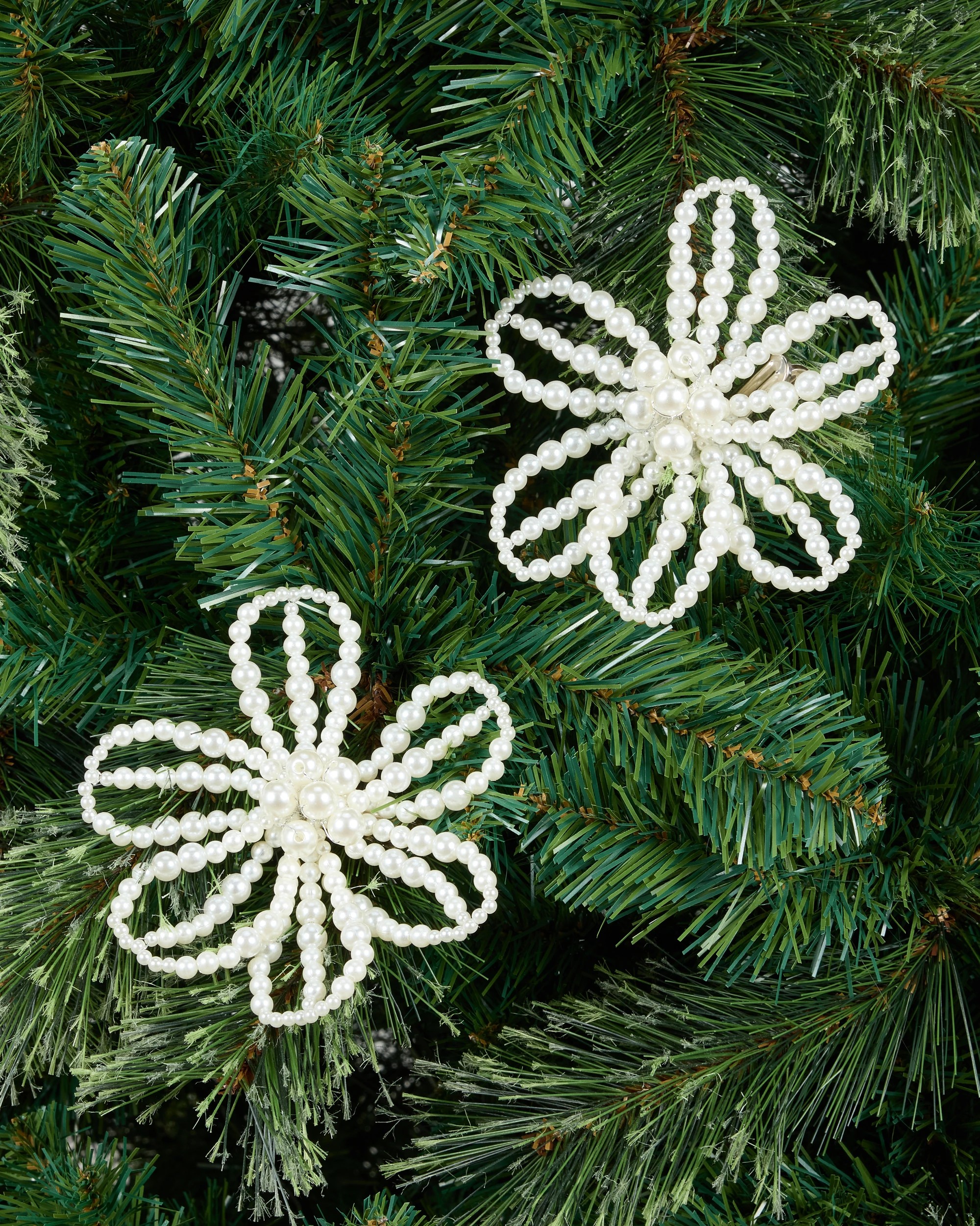 4 2 Pack Faux Pearl Look Flower Clips, 4 of 5
