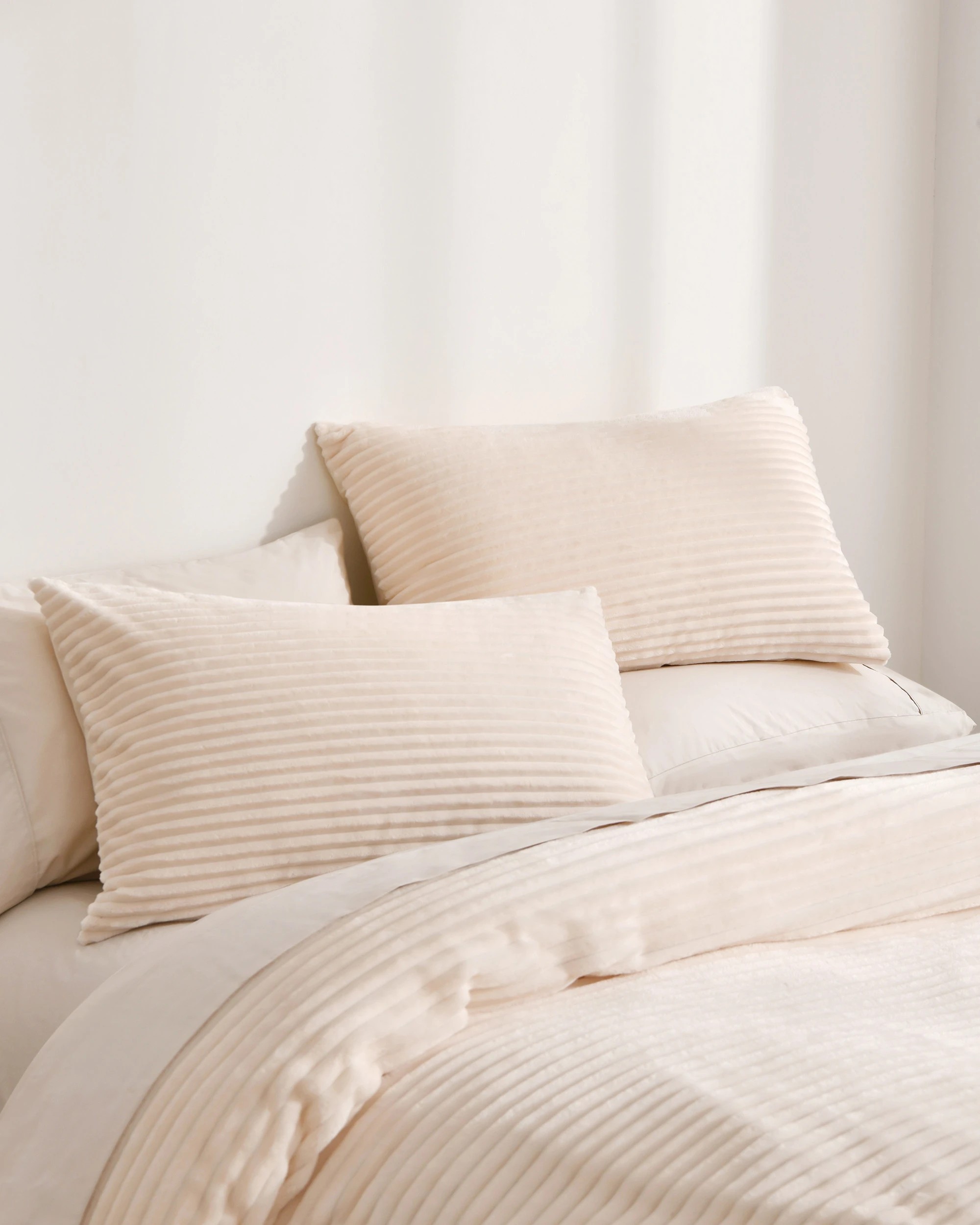 3 Dreamaker Embossed Fleece Quilt Cover Set - King Bed - Vanilla, 3 of 6