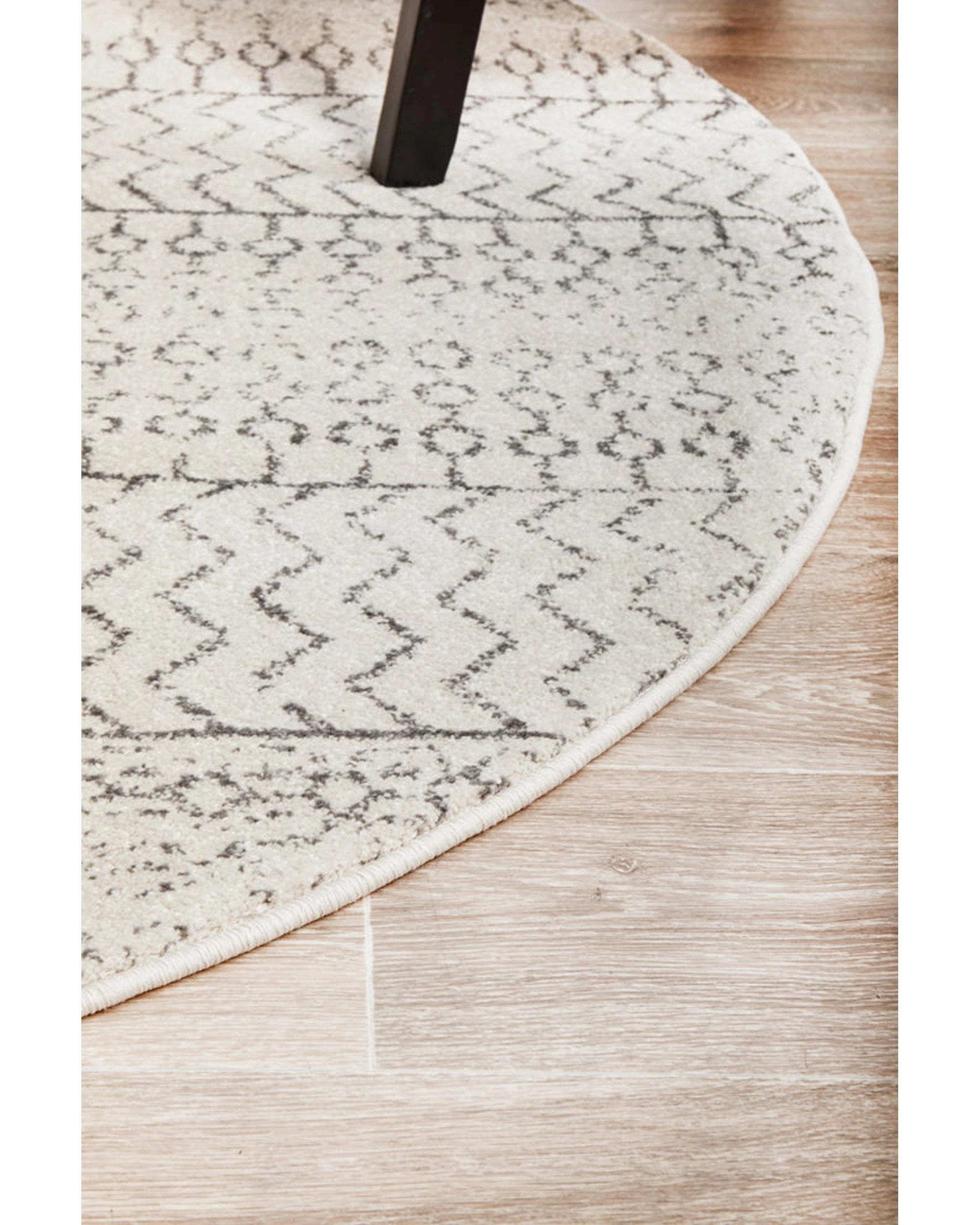 6 RUG CULTURE Chrome Harper Silver Round Rug — 240X240, 6 of 9