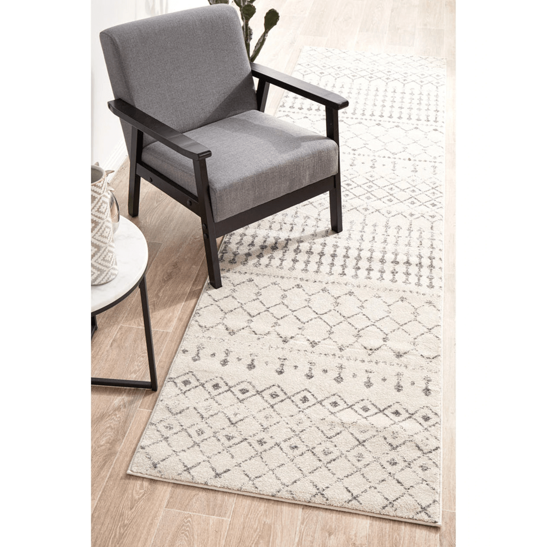 2 RUG CULTURE Chrome Elsa Silver Runner Rug — Power-Loomed 100% Polypropylene, 10mm Pile - Silver, 2 of 9