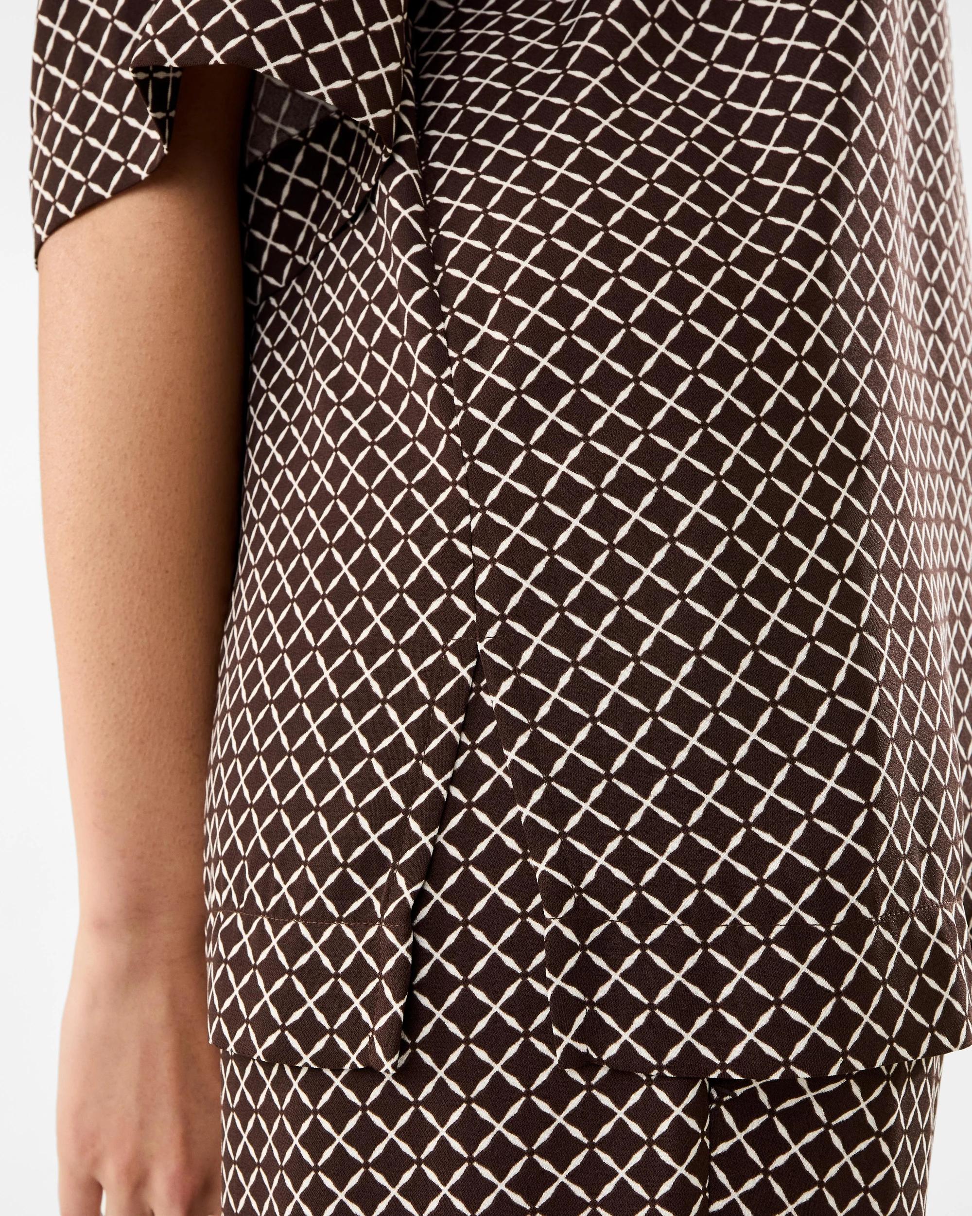 9 Short Sleeve Relaxed Print Shirt Mono Tile, 9 of 9