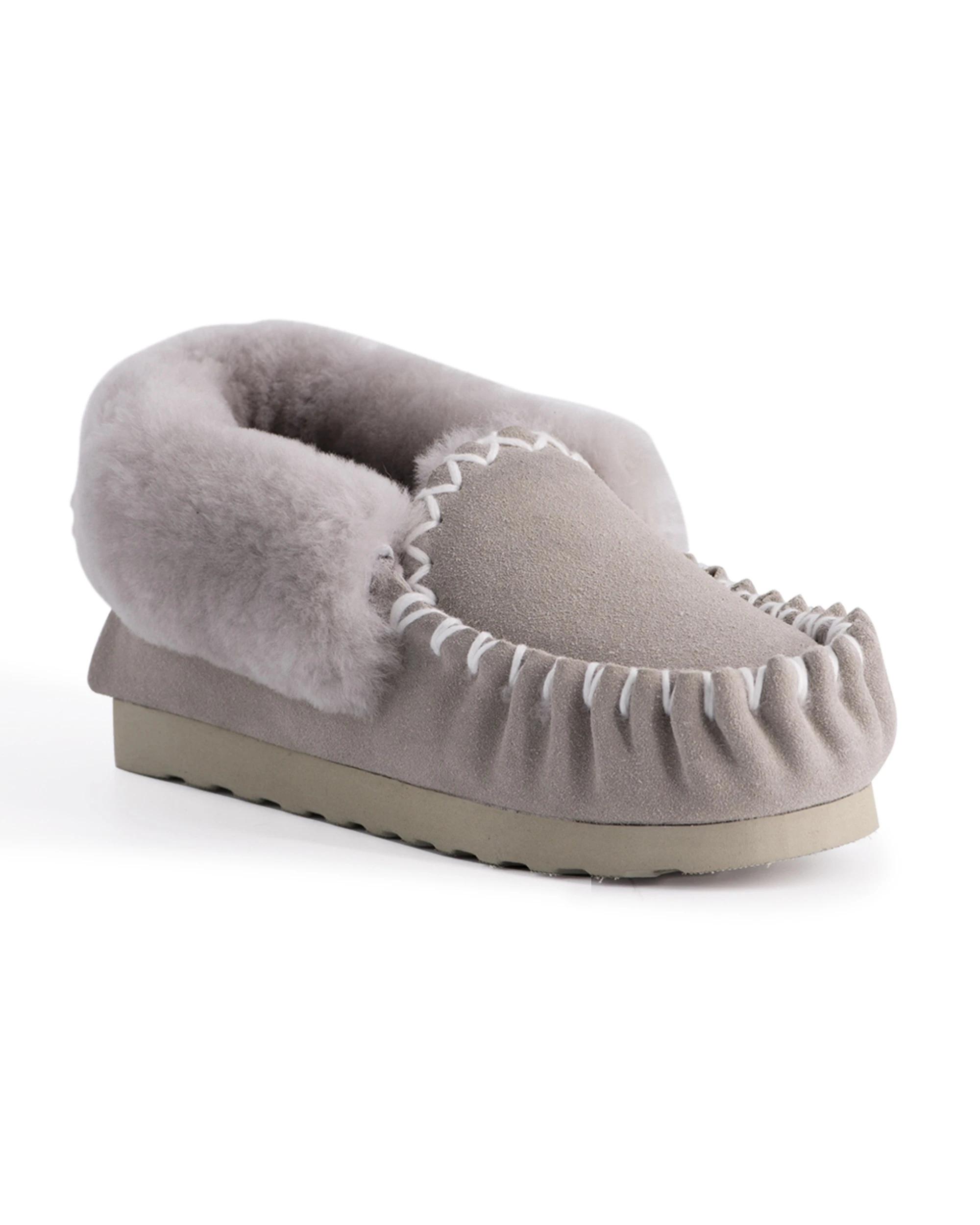 1 AUS WOOLI Hand Stitched Womens Sheepskin Moccasin LIGHTGREY, 1 of 7
