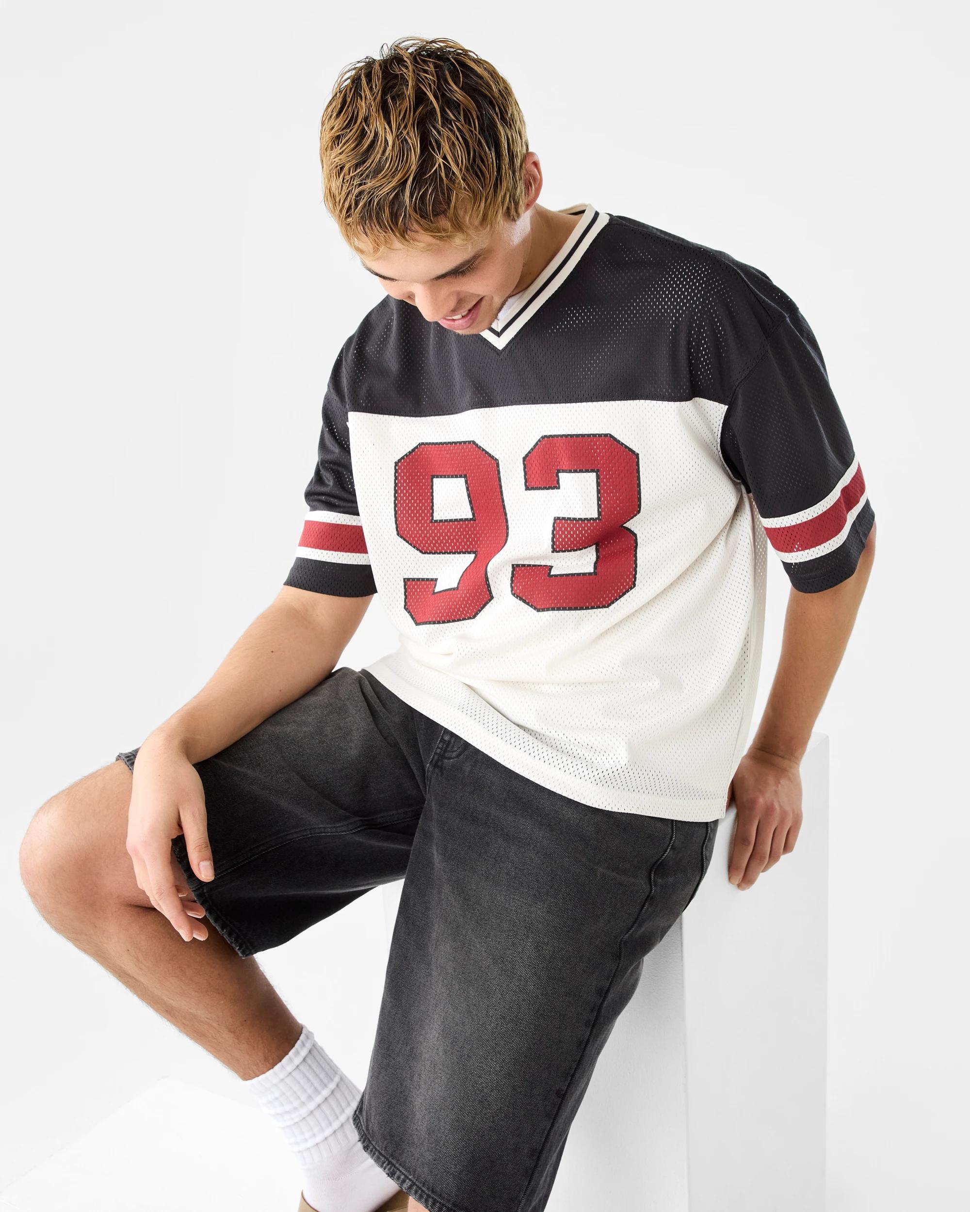 8 Boxy Mesh Panel T-shirt Bge 93, 8 of 9