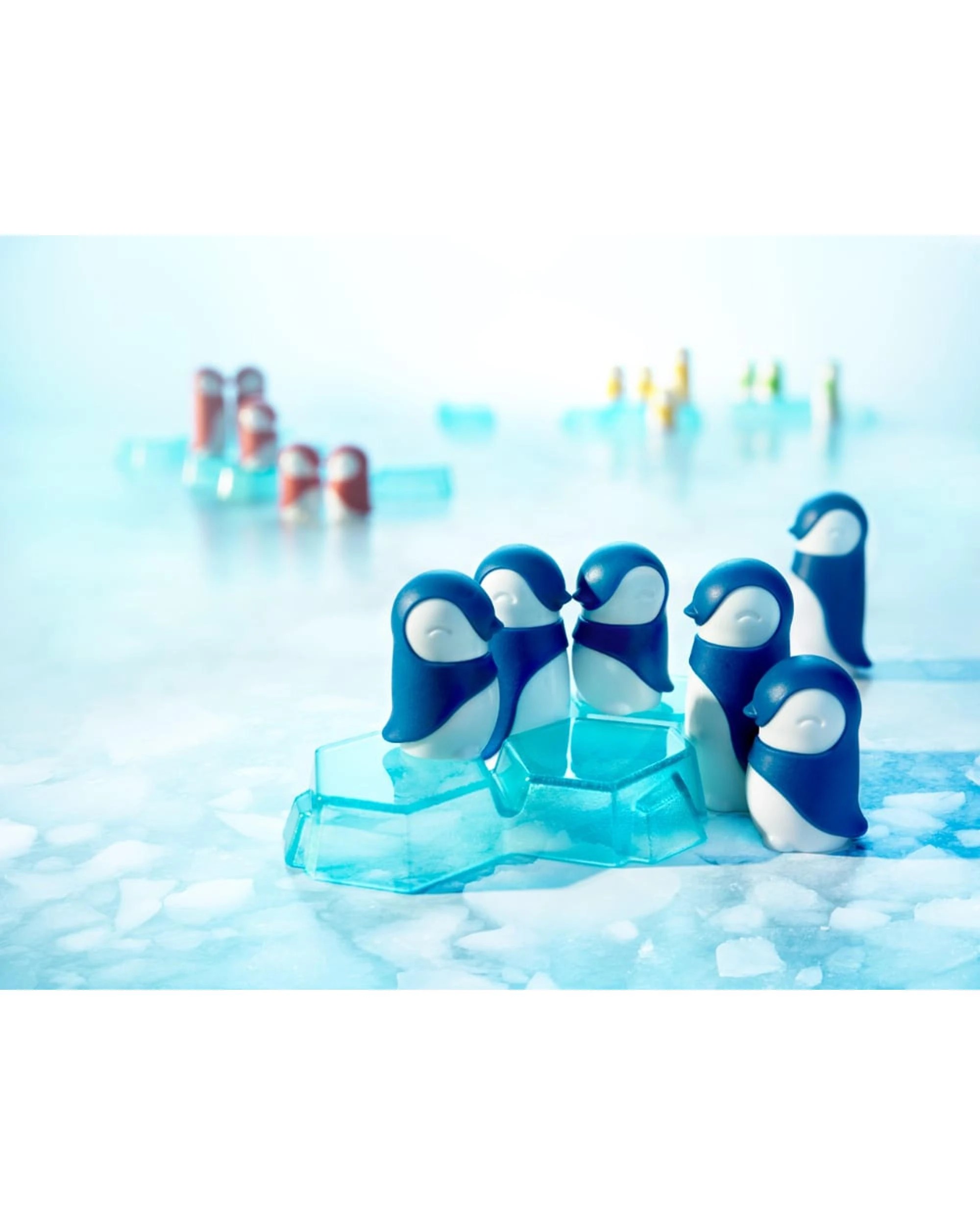 3 SmartGames Penguins Huddle Up Puzzle Game, 3 of 4