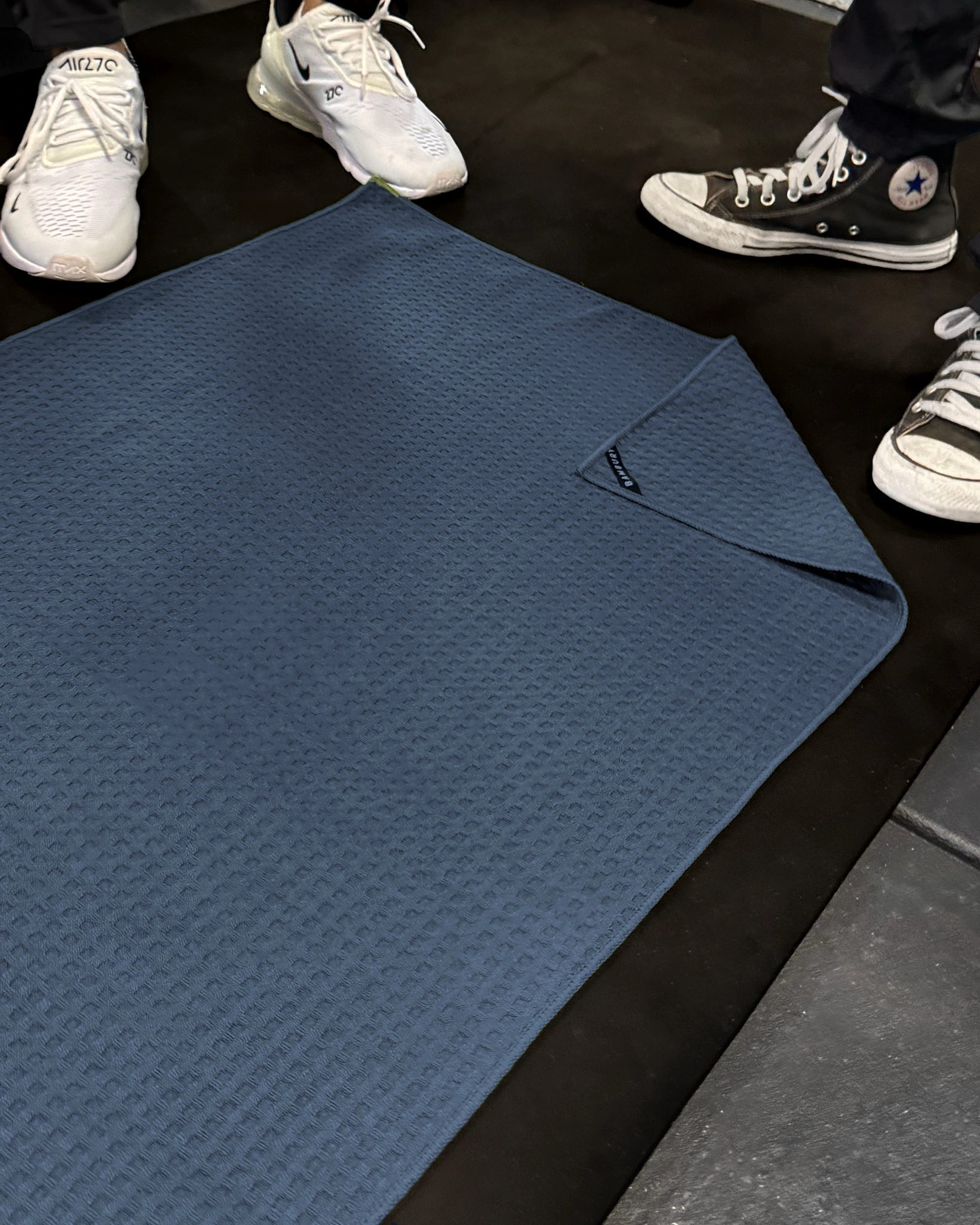 2 Bambury Matrix Microfibre Gym Towel Large Quick Drying Zip Pocket Absorbent  Denim - Blue, 2 of 4