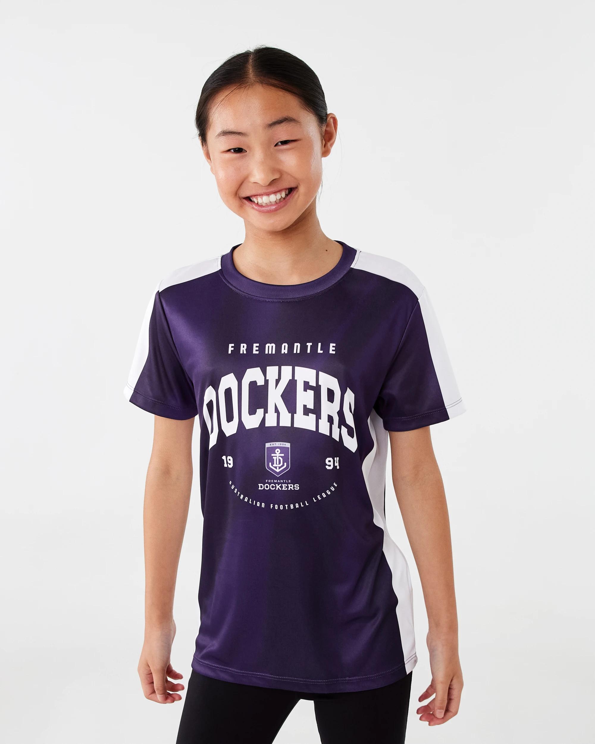 1 Official AFL Youth Training T-shirt Fremantle, 1 of 8