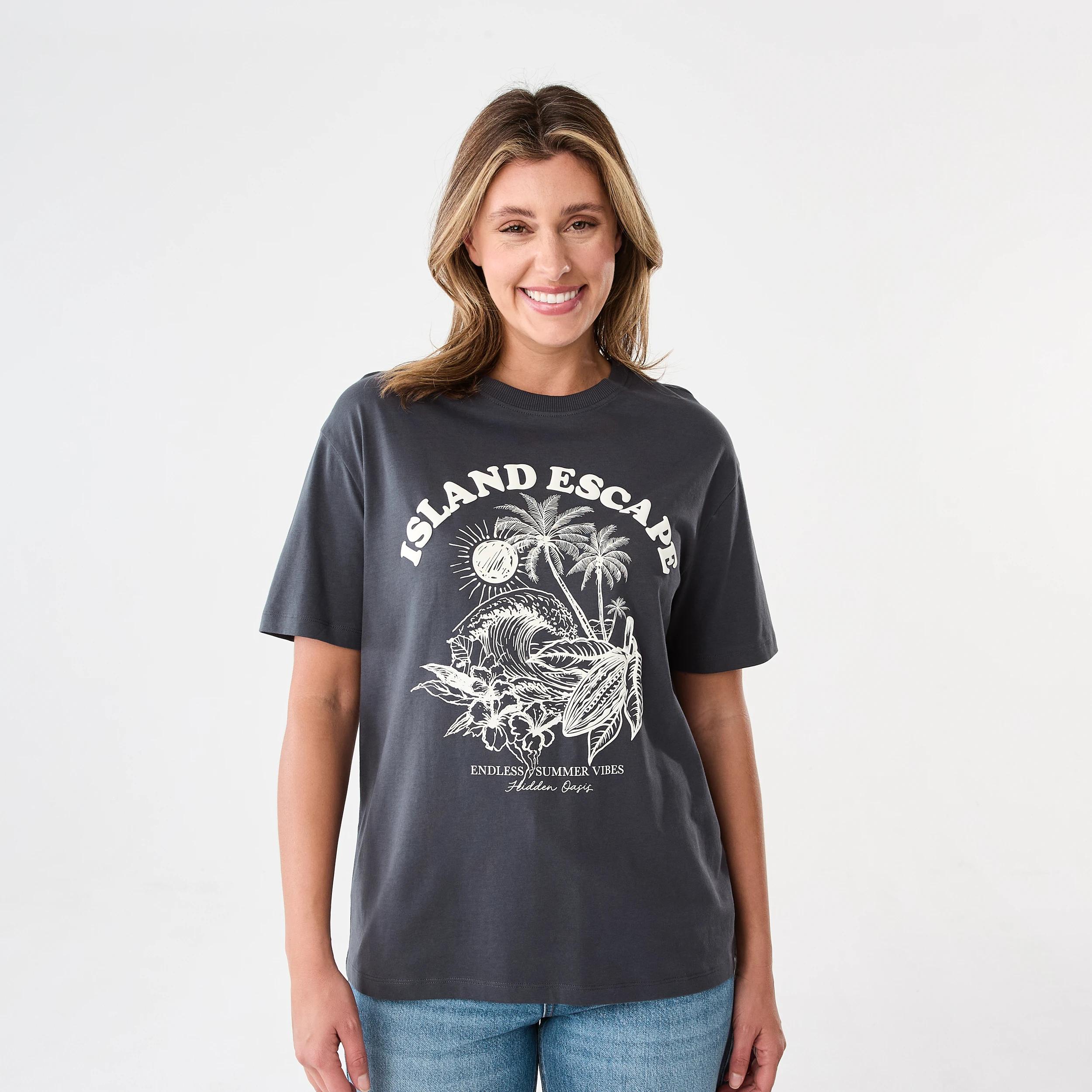 1 Short Sleeve Oversized Boyfriend T-shirt Island, 1 of 5