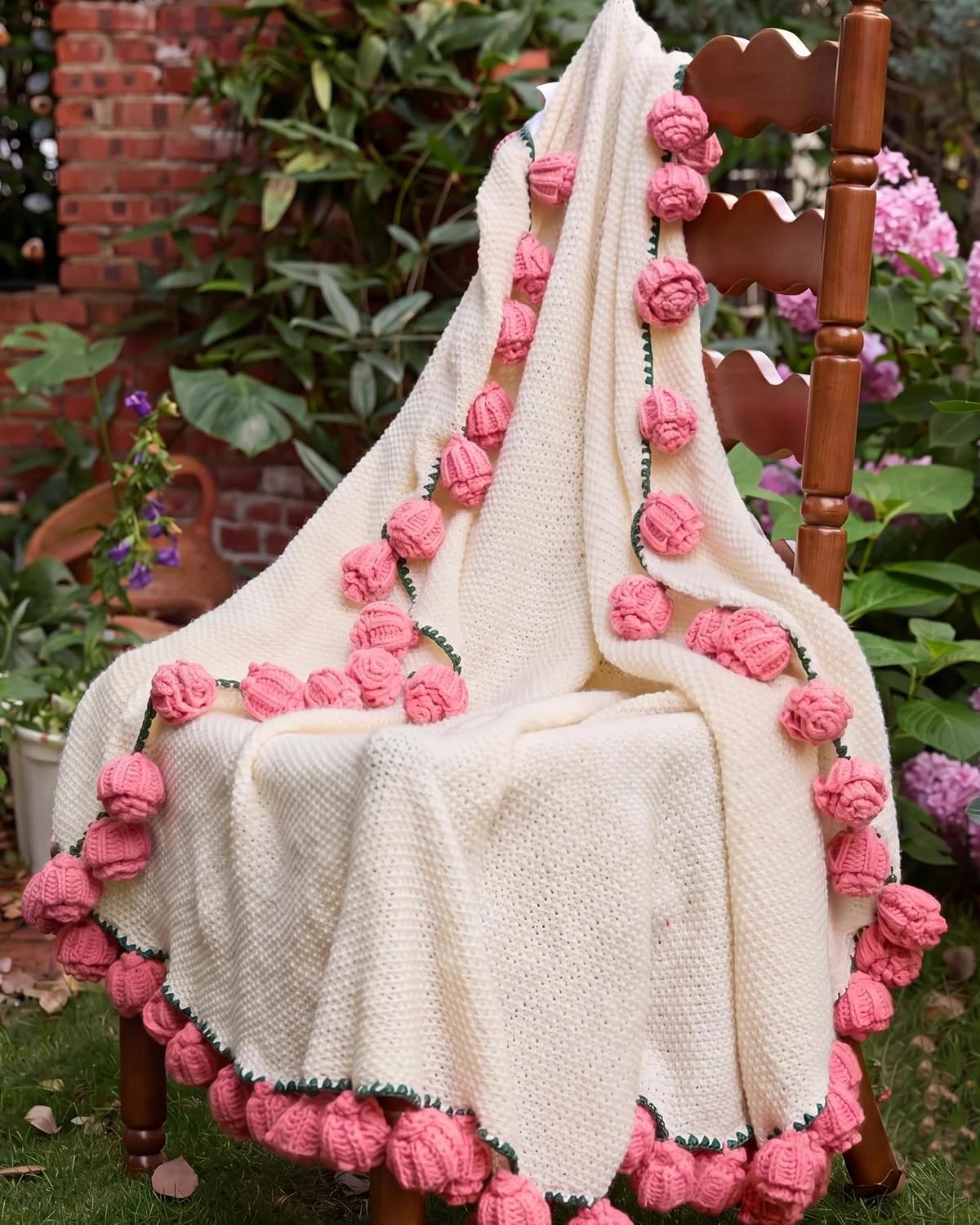 3 Gioia Casa 3-in-1 Round Rosebud Knit Throw  130cm - Pink, 3 of 7