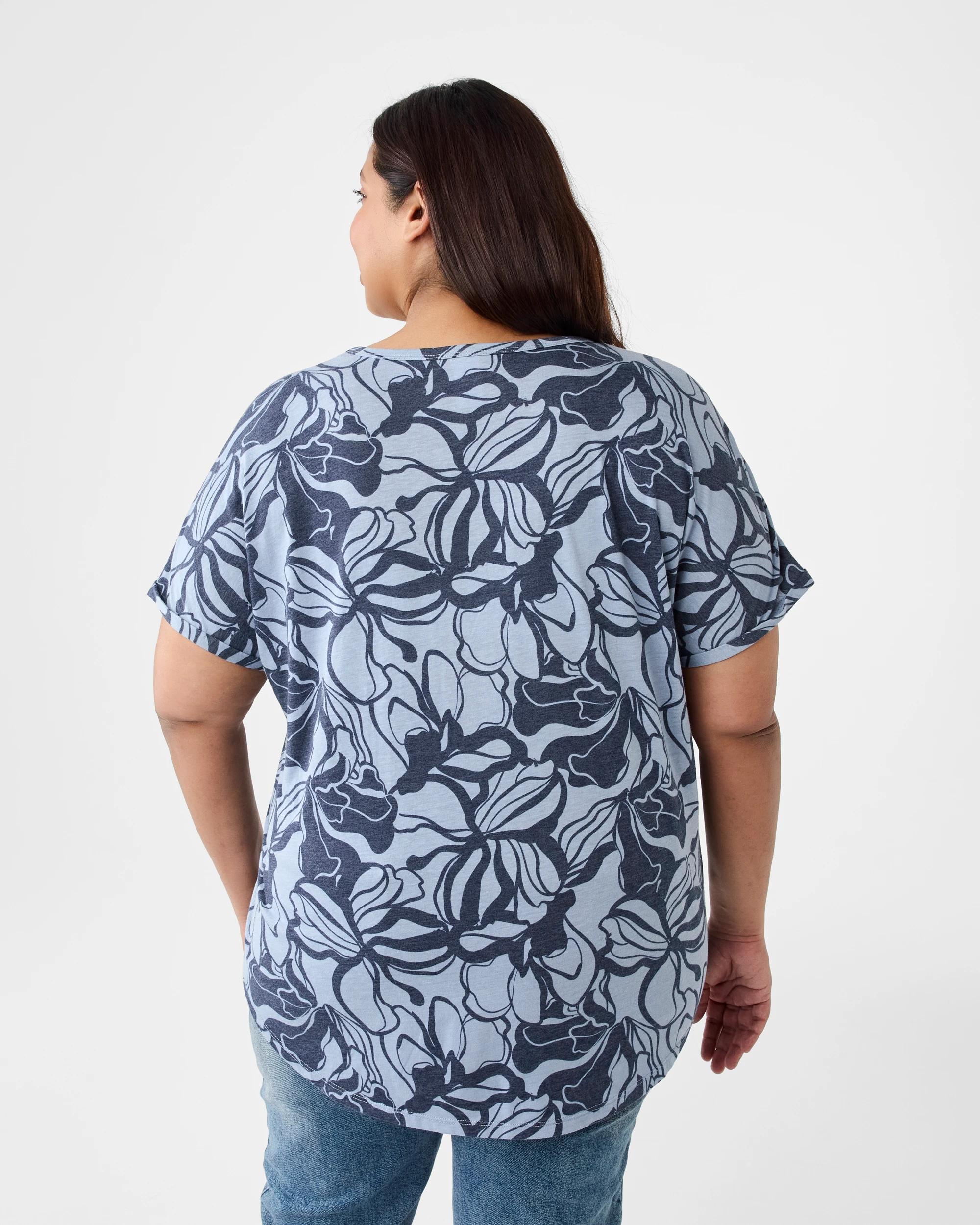 3 Curve Short Sleeve Print V-Neck T-shirt Abst Flrl, 3 of 5