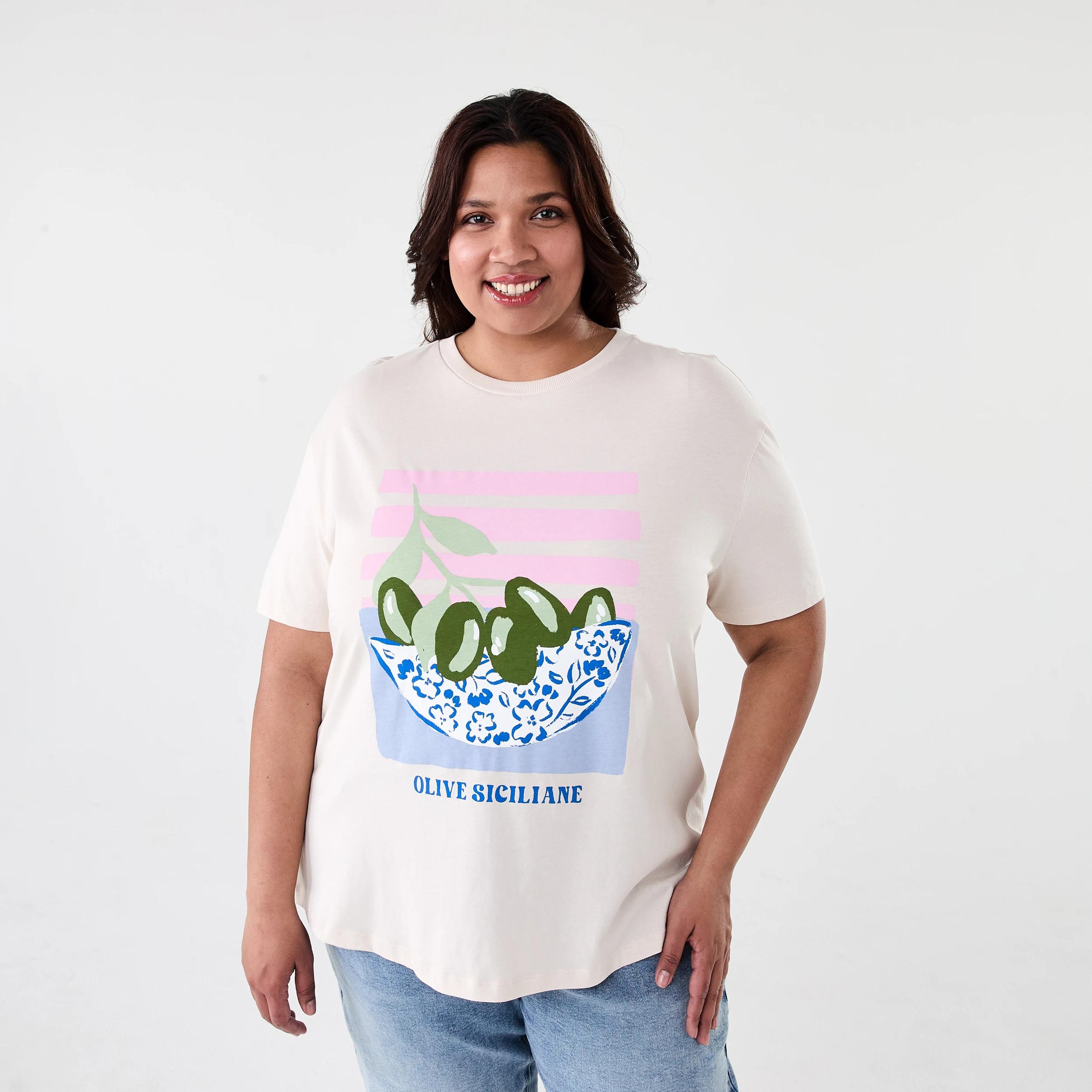 1 Curve Short Sleeve Boyfriend T-shirt Olives, 1 of 5