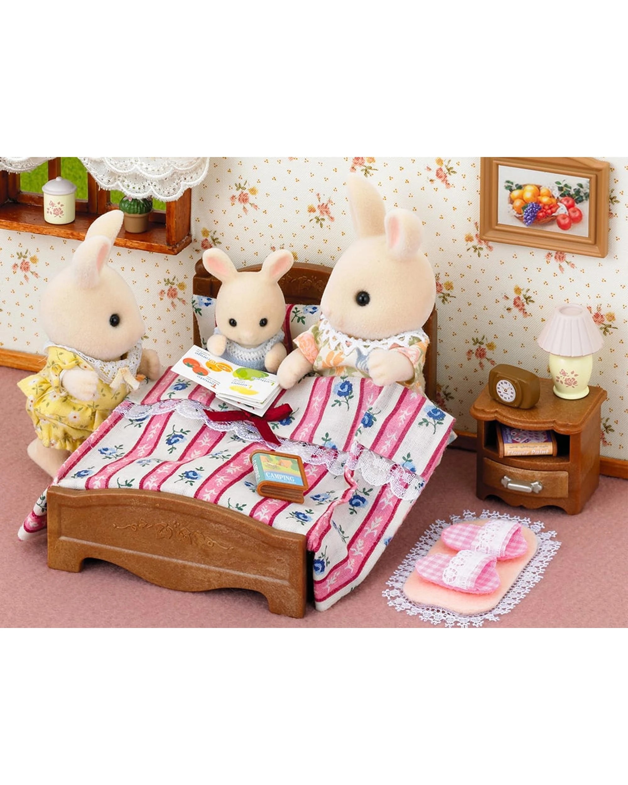 3 Sylvanian Families Semi-Double Bed Play Set, 3 of 3