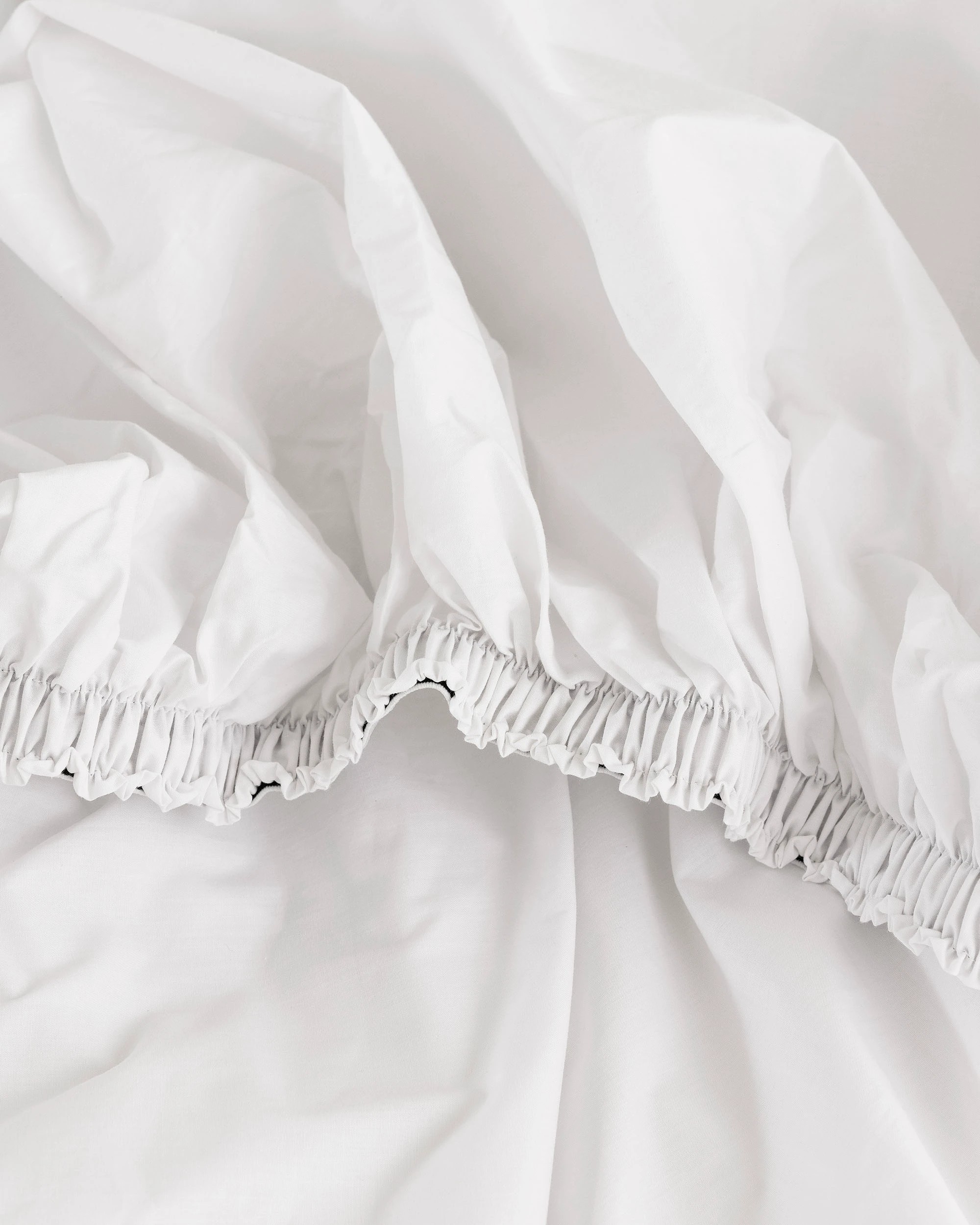 6 Bambury TRUFit Wide Elastic 100% Cotton Deep pocket Full Sheet Set - Split King - White, 6 of 7