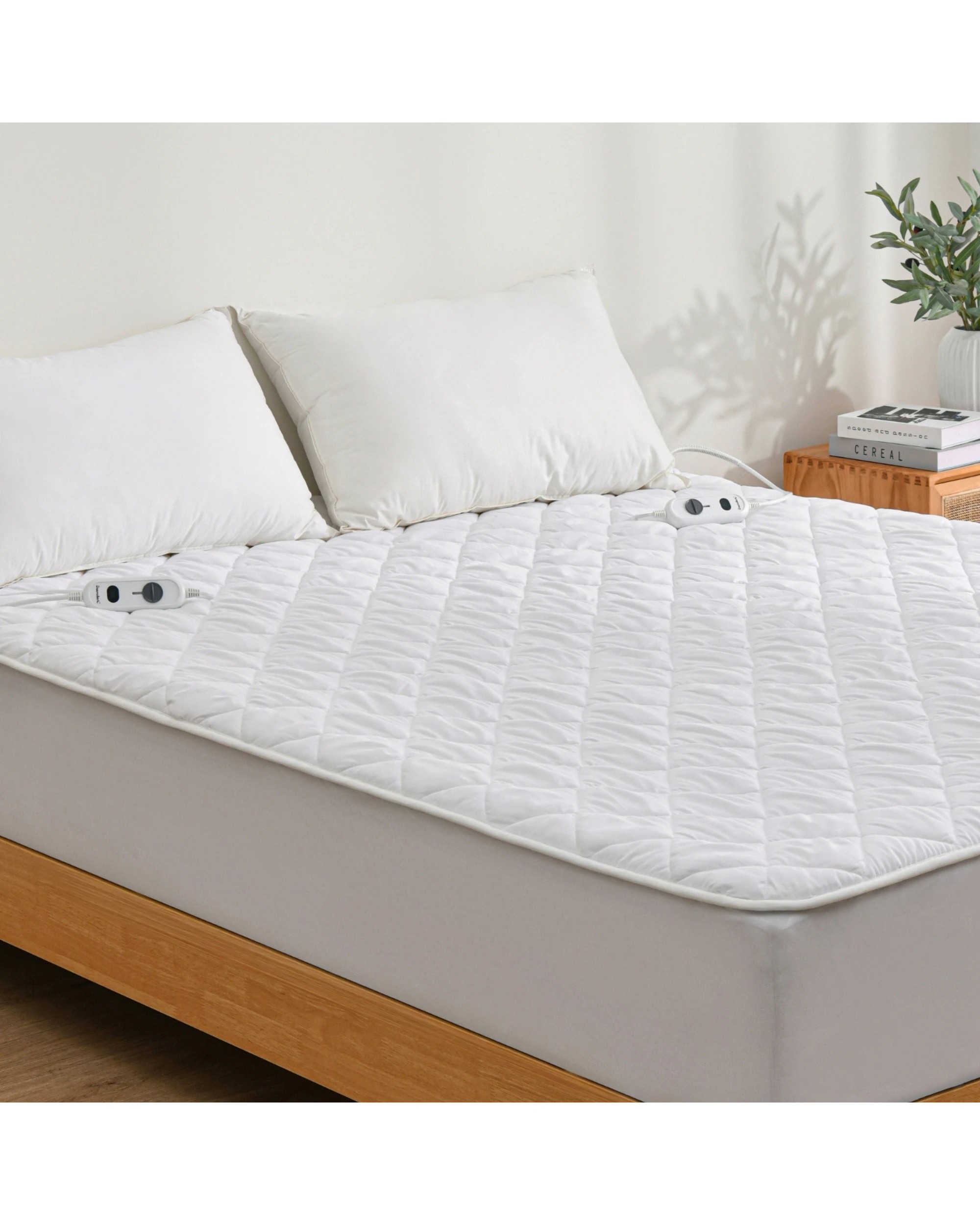 8 Dreamaker HealthGuard Quilted Electric Blanket - Super King Bed - White, 8 of 8