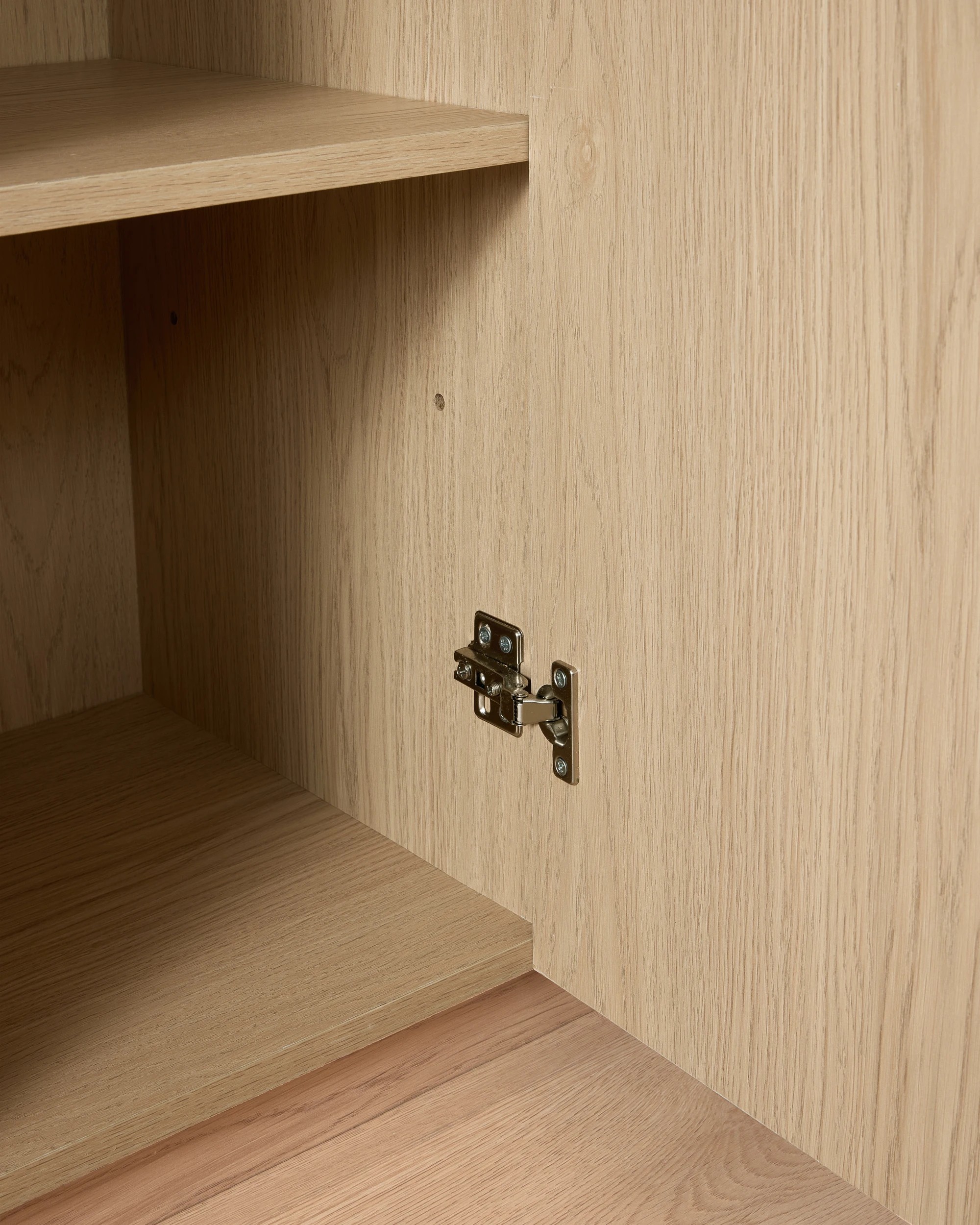 6 Miles 5 Door Sideboard - Light Oak, 6 of 7