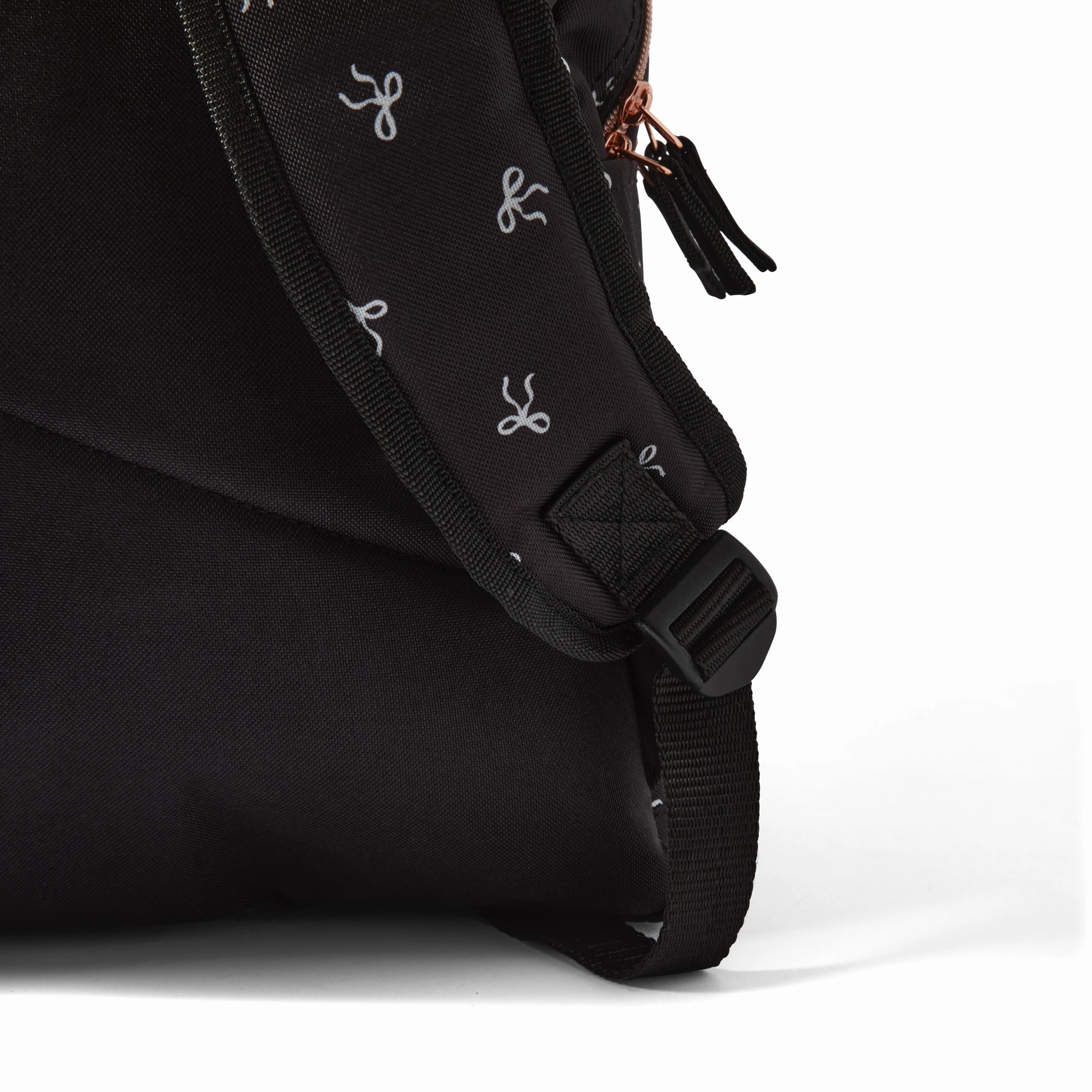 8 Youth Backpack - Bows, 8 of 9