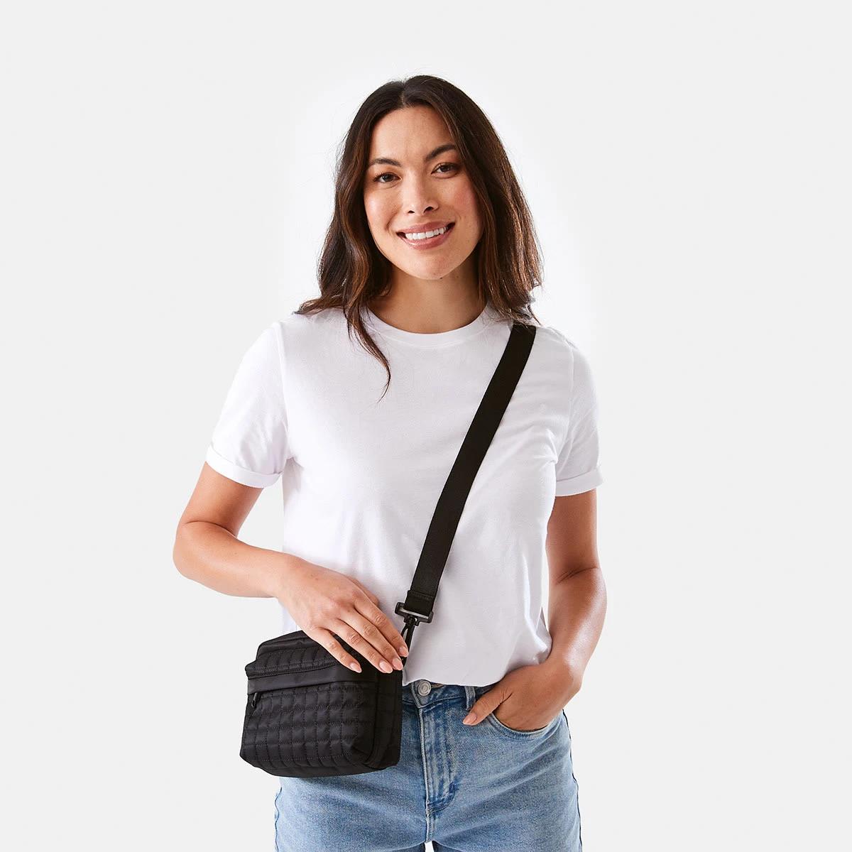 5 Quilted Crossbody Bag Black, 5 of 6
