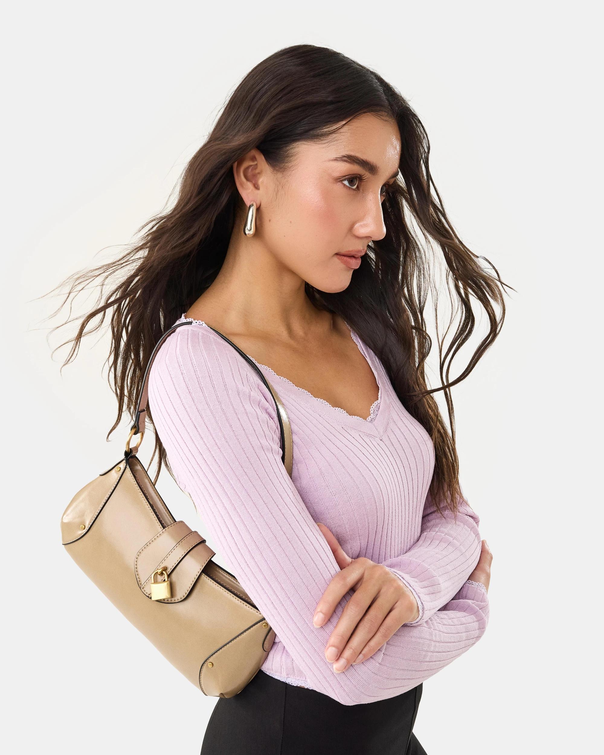 2 Curved Padlock Shoulder Bag Beige, 2 of 4