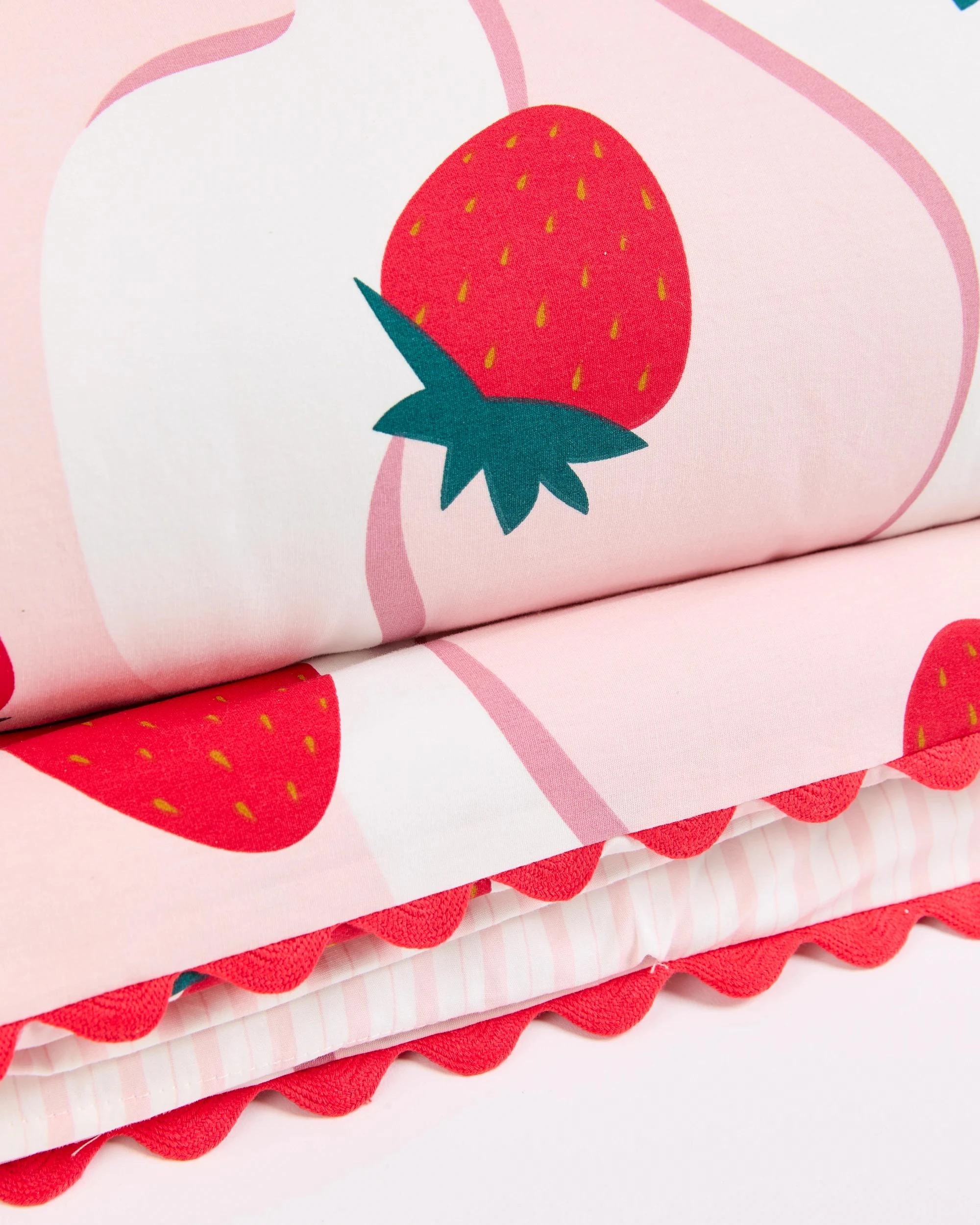 3 Target Strawberry Textured Australian Cotton Kids Quilt Cover Set - Queen Bed - Pink, 3 of 8