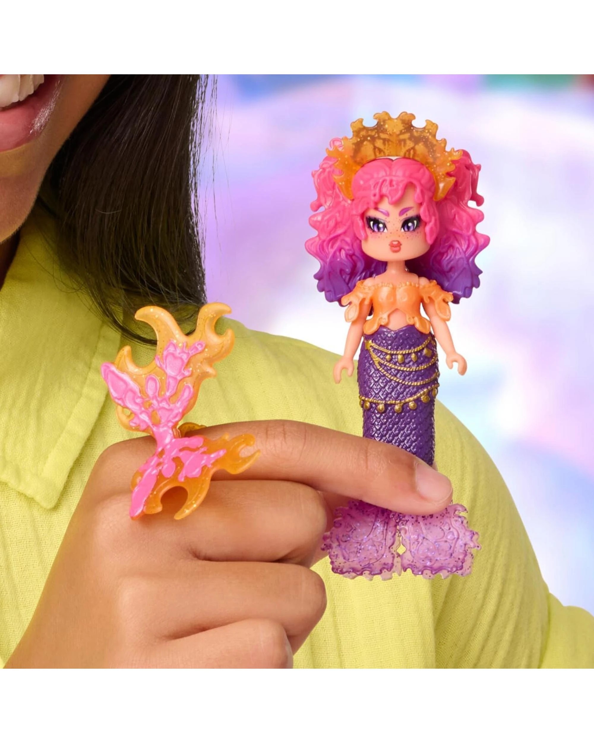 6 Royale High Fire Mermaid S3 Deluxe Core Figure, 6 of 8