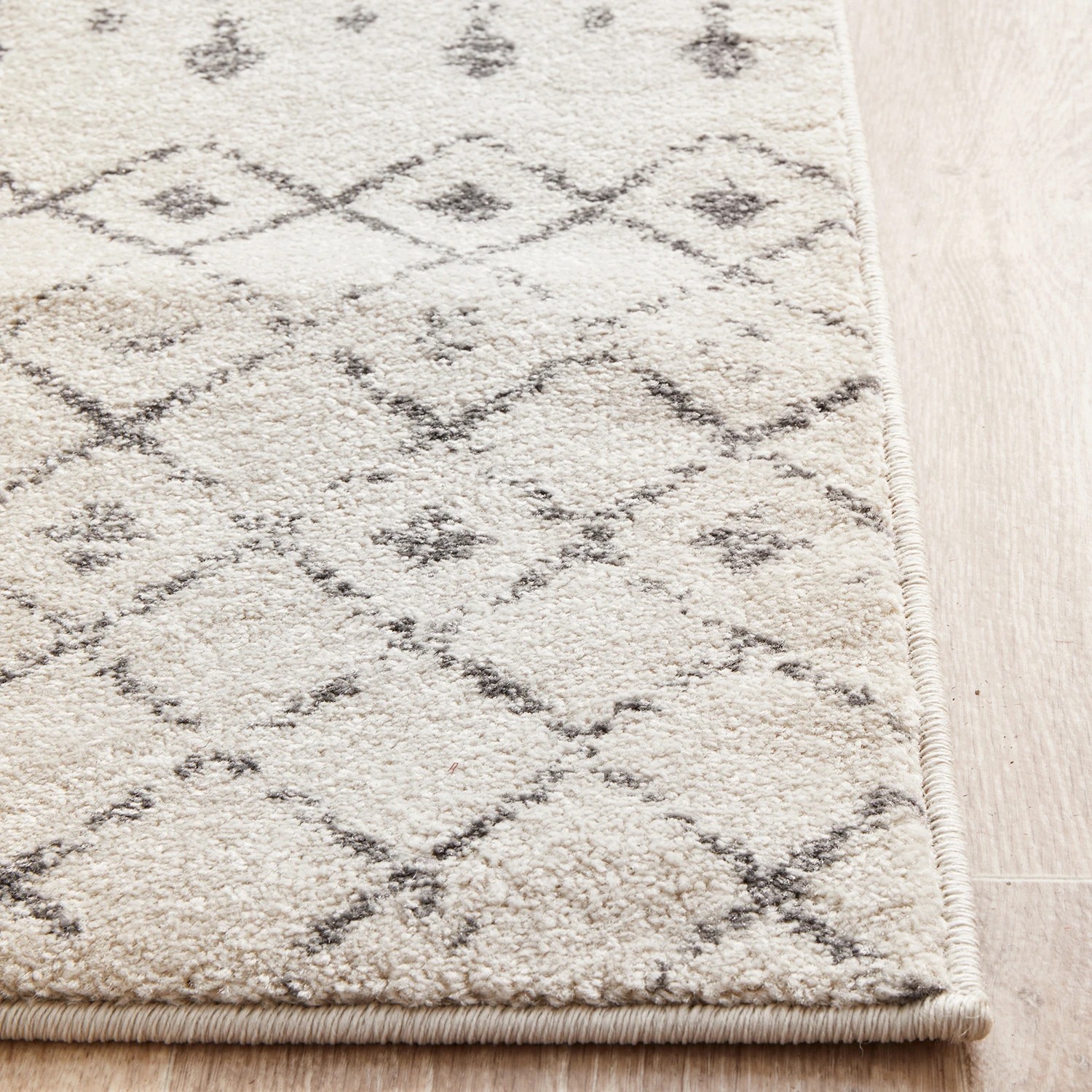 3 Common Ground Rugs Lustre Elsa 300x80cm Runner - Medium Pet Friendly Rug - Silver, 3 of 5
