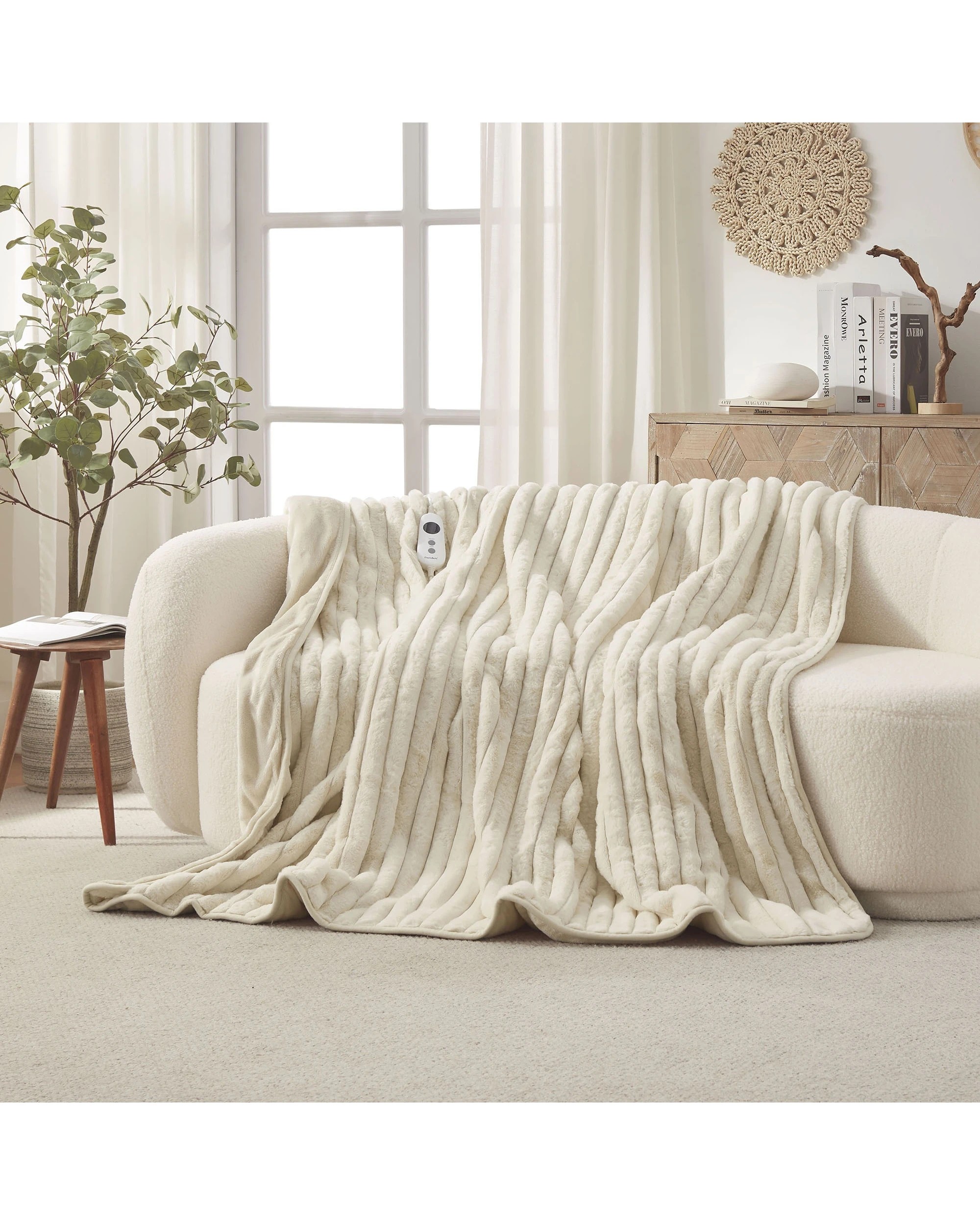 1 Dreamaker Cirra Chunky Embossed Fleece Heated Throw 180x200cm - Natural, 1 of 10