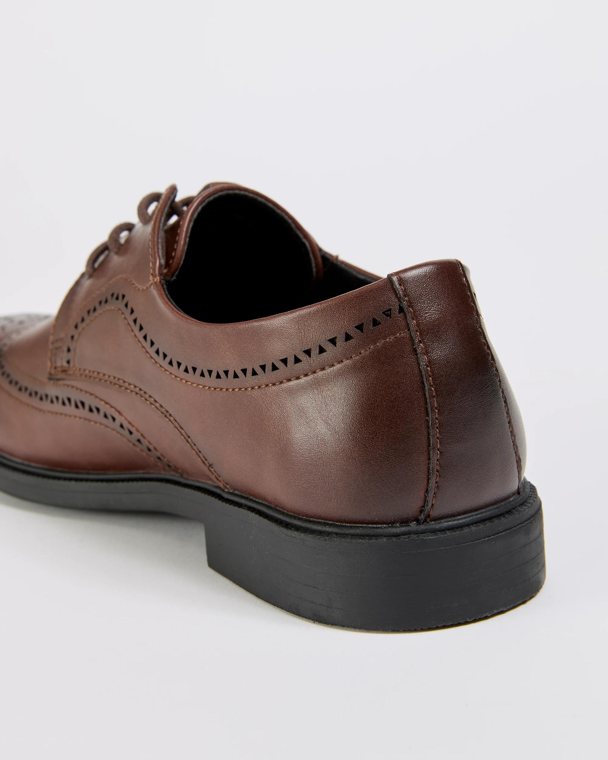 3 Target Man Brogue Dress Lace-Up Shoe BROWN, 3 of 3