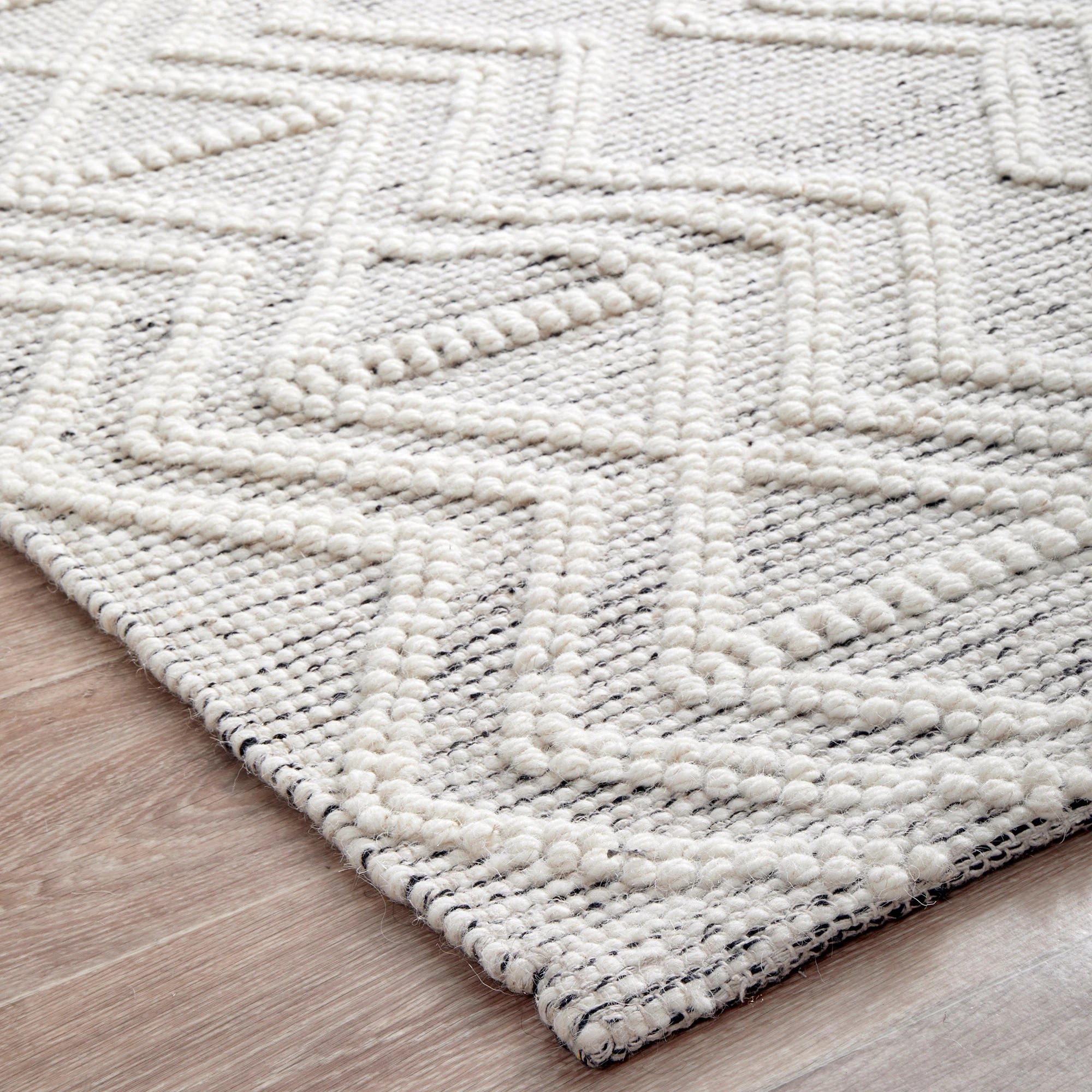 8 Common Ground Rugs Chateau Clara 320x230cm - Extra Large Hand Loomed Rug - White, 8 of 10