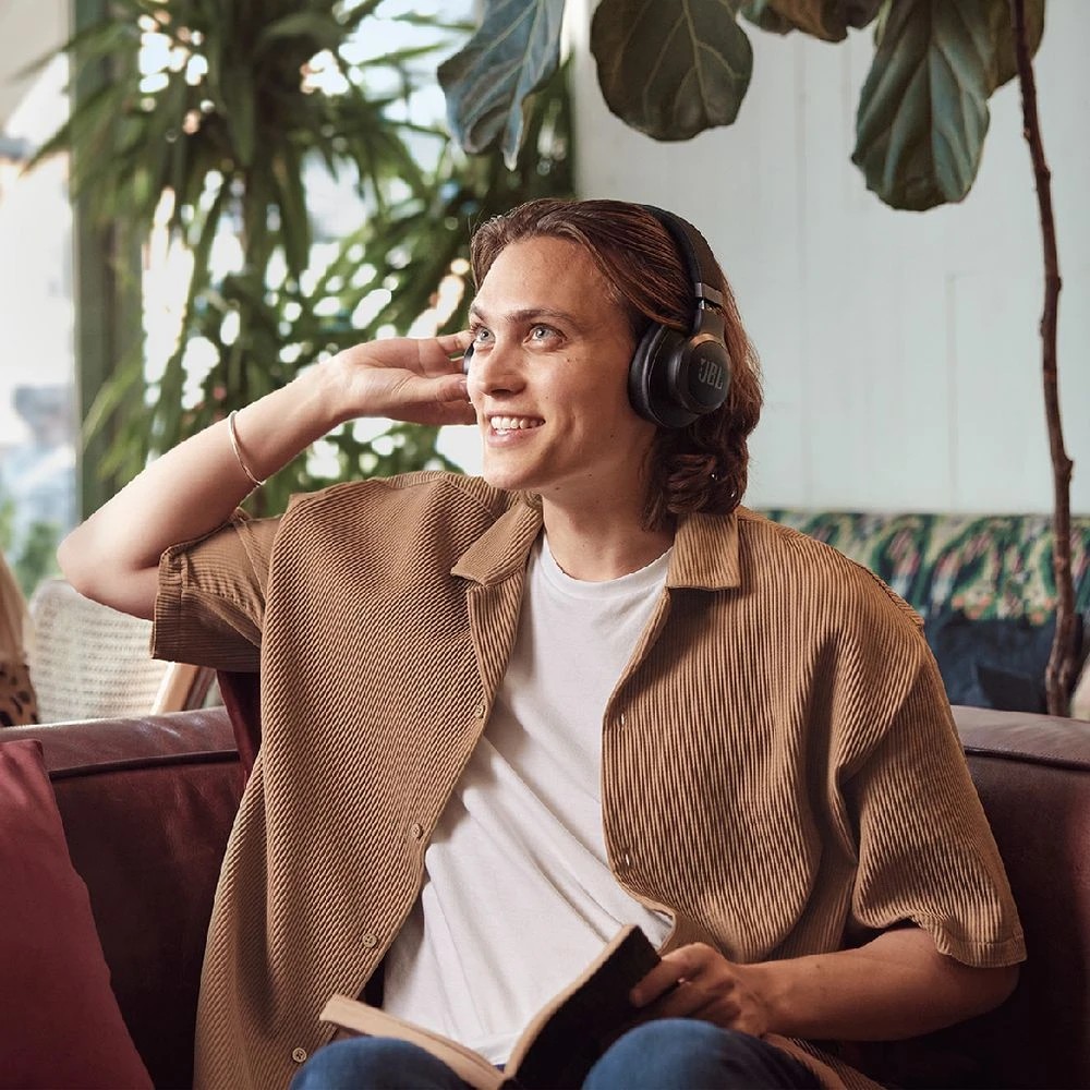 10 JBL Live 770 Wireless On-Ear Headphones Black, 10 of 10