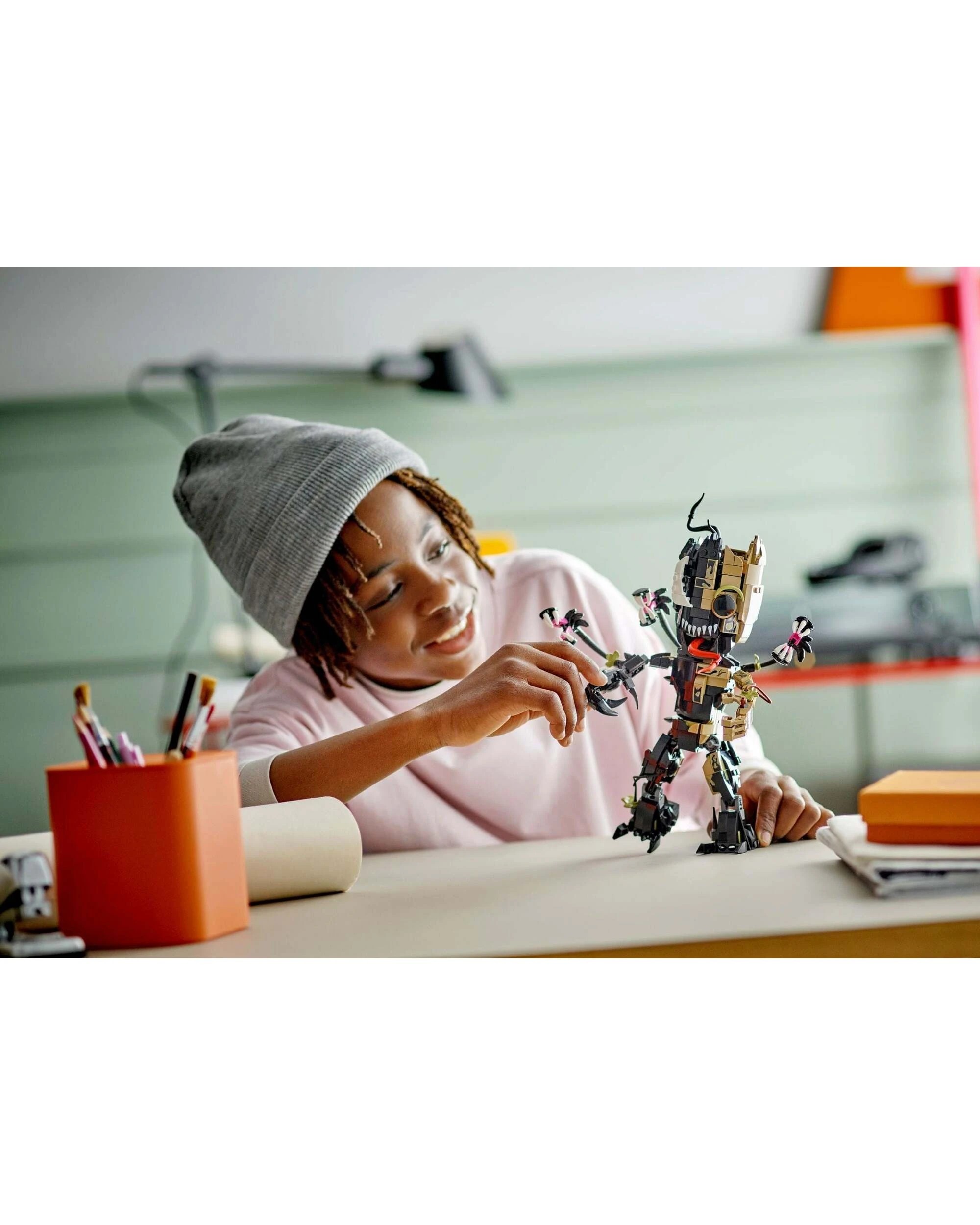 5 LEGO Marvel Series 76249 Venomized Groot, 5 of 5