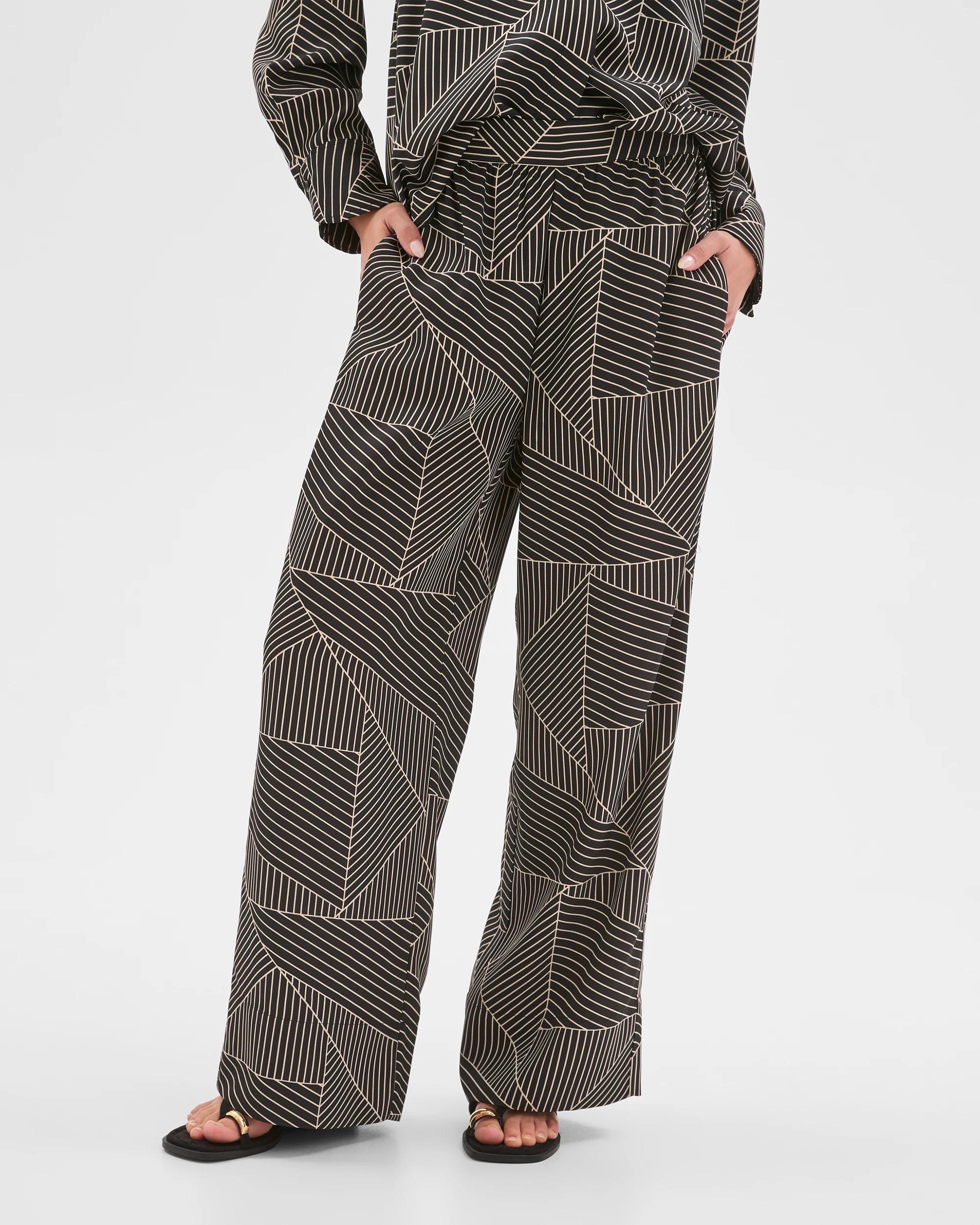 4 Target Petites Petites Flat Front Elastic Waist Pants BLACK GEO, 4 of 6