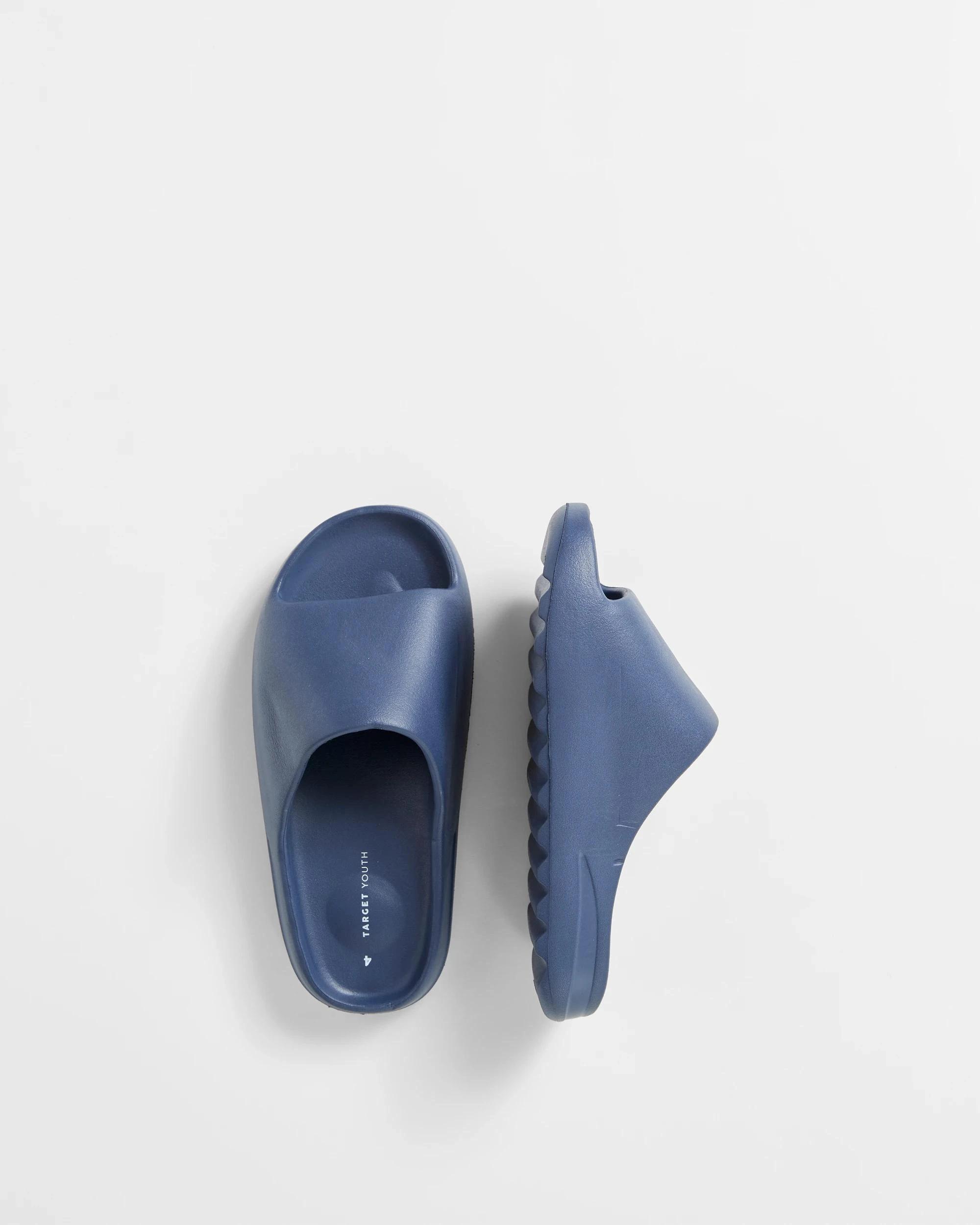 2 Target Boys Senior Moulded Pool Slides BLUE, 2 of 3